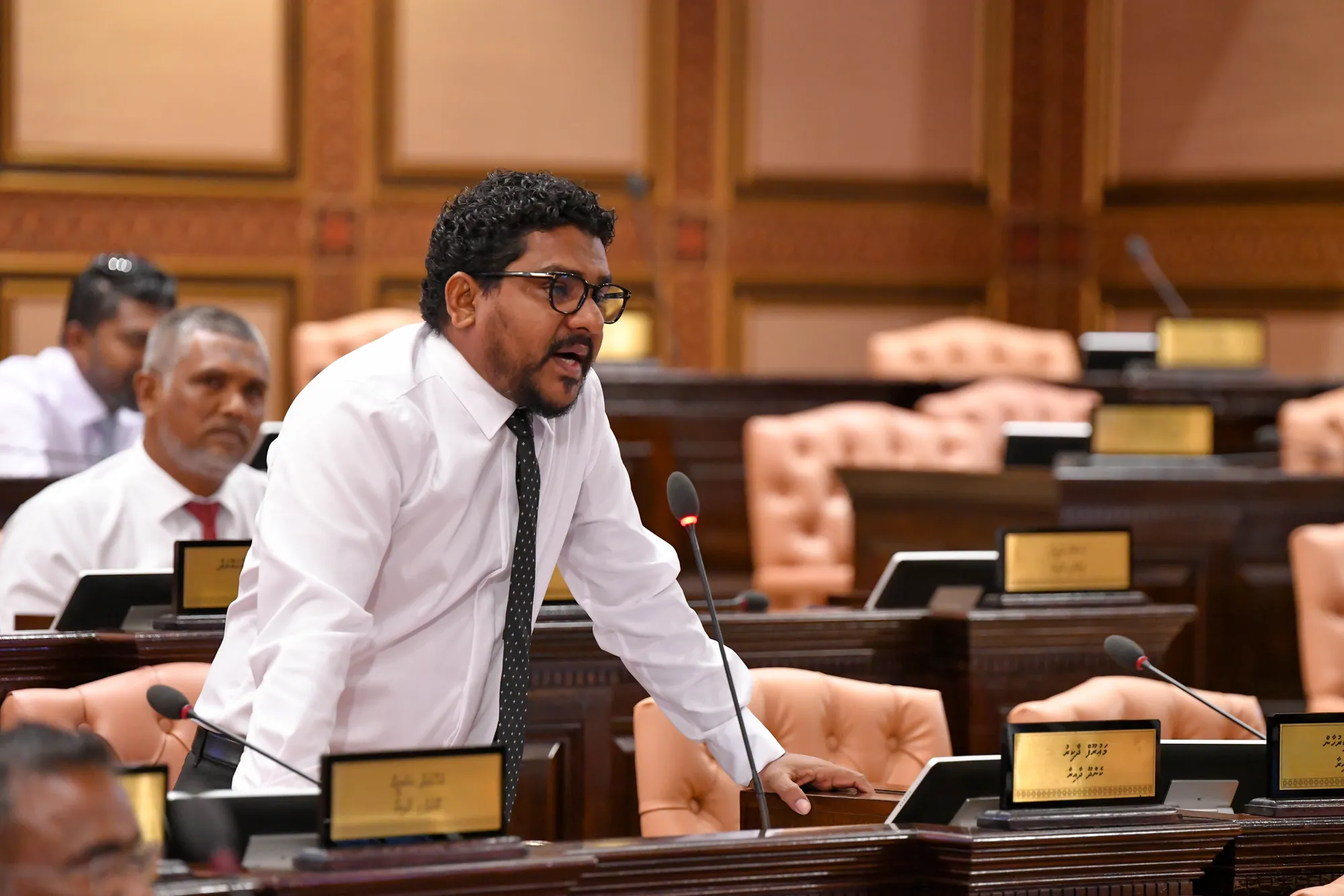 މެންބަރުންގެ ޚާއްސަ ހެލްތު އިންޝުއަރެންސް މައްސަލާގައި މަޢުރޫފް: އެހެން ރައްޔިތަކަށް ރަނގަޅު ގޮތެއް ވާނަމަ އެކަމާއި ދެކޮޅަށް ނުކުތުމަކީ އެއްވެސް ރައްޔިތަކު ކޮށްގެންވާނެ ކަމެއްނޫން 