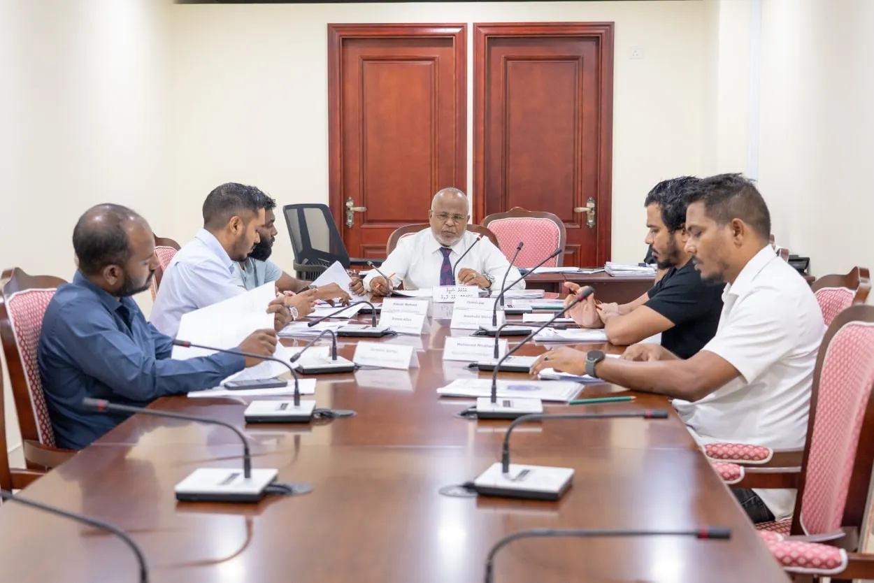 ލާމަރުކަޒީ ބިލް ކޮމިޓީން ފާސްކޮށް މަޖިލީހުގެ ތަޅުމަށް