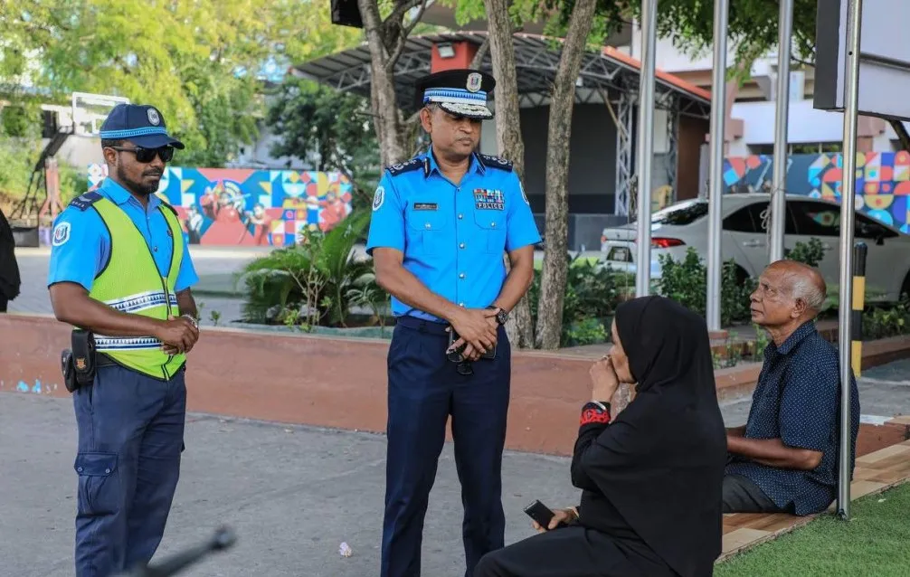 "ފުލުހަކާއެކު ކޮފީއެއް" ހަރަކާތް ފަސްކޮށްފި