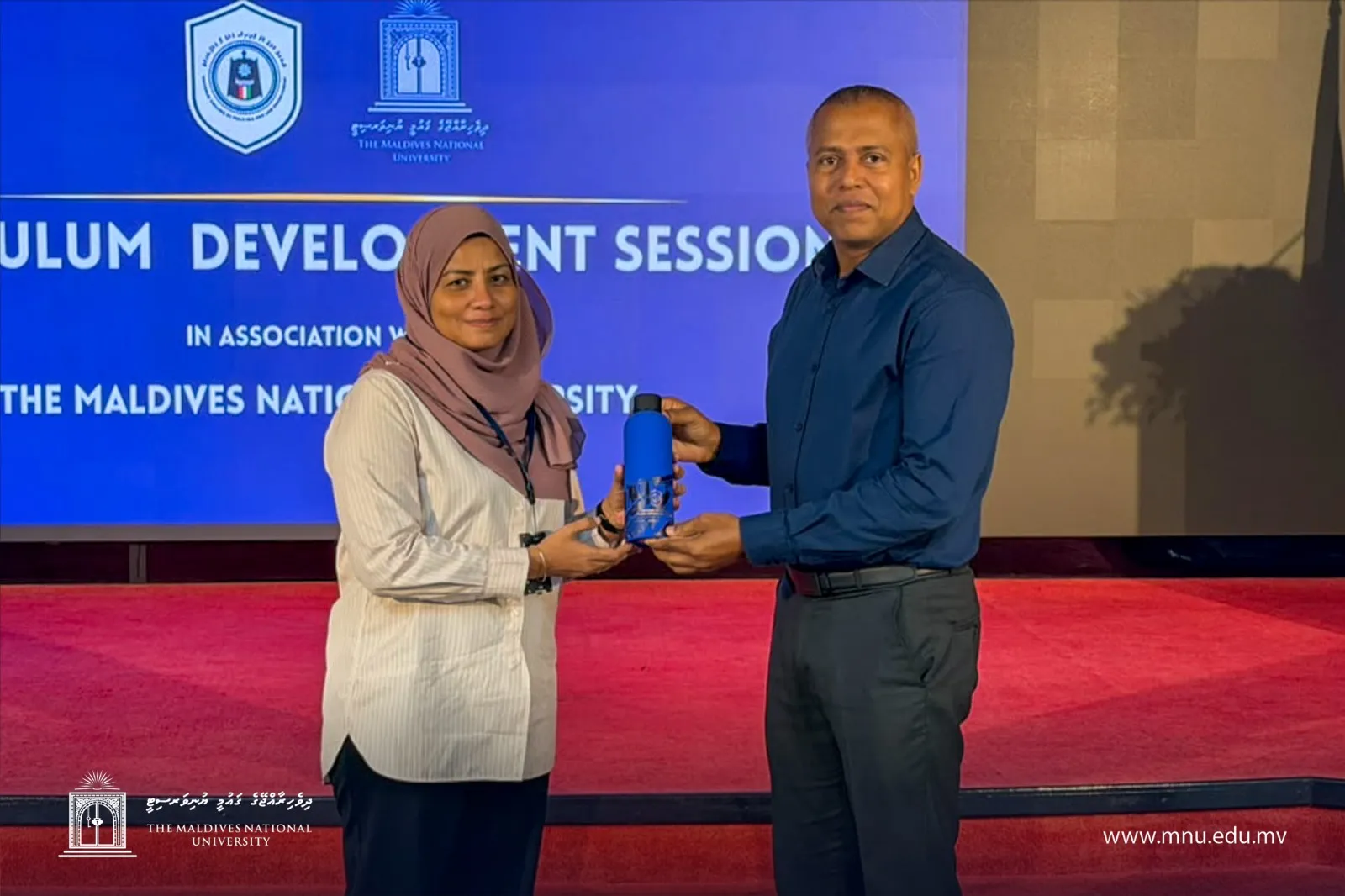 އެމްއެންޔޫން ޕޮލިސިންގ ކޮލެޖުގެ މުވައްޒަފުންނަށް ކަރިކިއުލަމް ތައްޔާރުކުރުމުގެ ވޯކްޝޮޕެއް ބާއްވައިފި