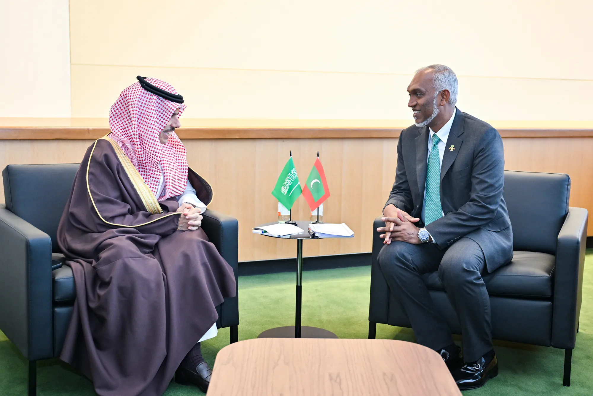 ފިސްކަލް ރިފޯމާއި ތަޢުލީމާއި ޙައްޖުގެ އަޅުކަން ފަދަ ކަންކަމުގައި ރާއްޖެއަށް ސައުދީގެ އިތުރު އެހީ ހޯދުމަށް މަޝްވަރާކުރައްވައިފި