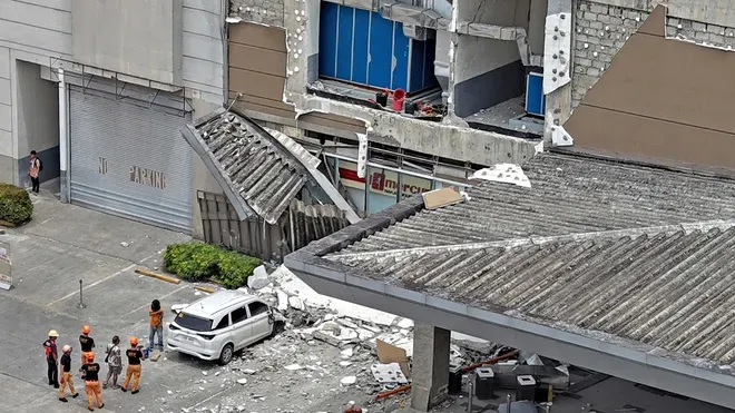 ފިލިޕީންސްގެ ދެކުނަށް 7.4 މެގްނިޓިއުޑްގެ ބާރުގަދަ ބިންހެލުމެއް އަތުވެއްޖެ