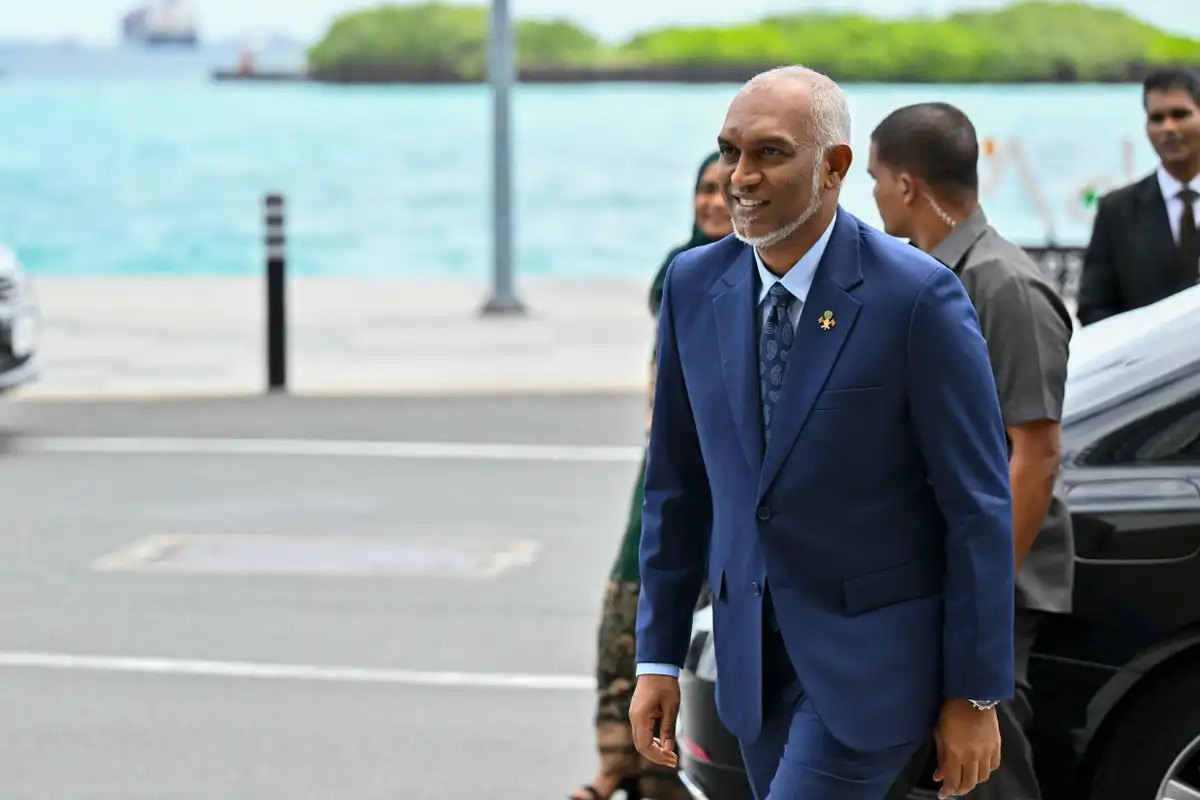 ދިހަ އަހަރަށް ފަހު ޕާކިސްތާނަށް ވަޑައިގަންނަވާ ފުރަތަމަ ރައީސަކަށް ރައީސް މުޢިއްޒު