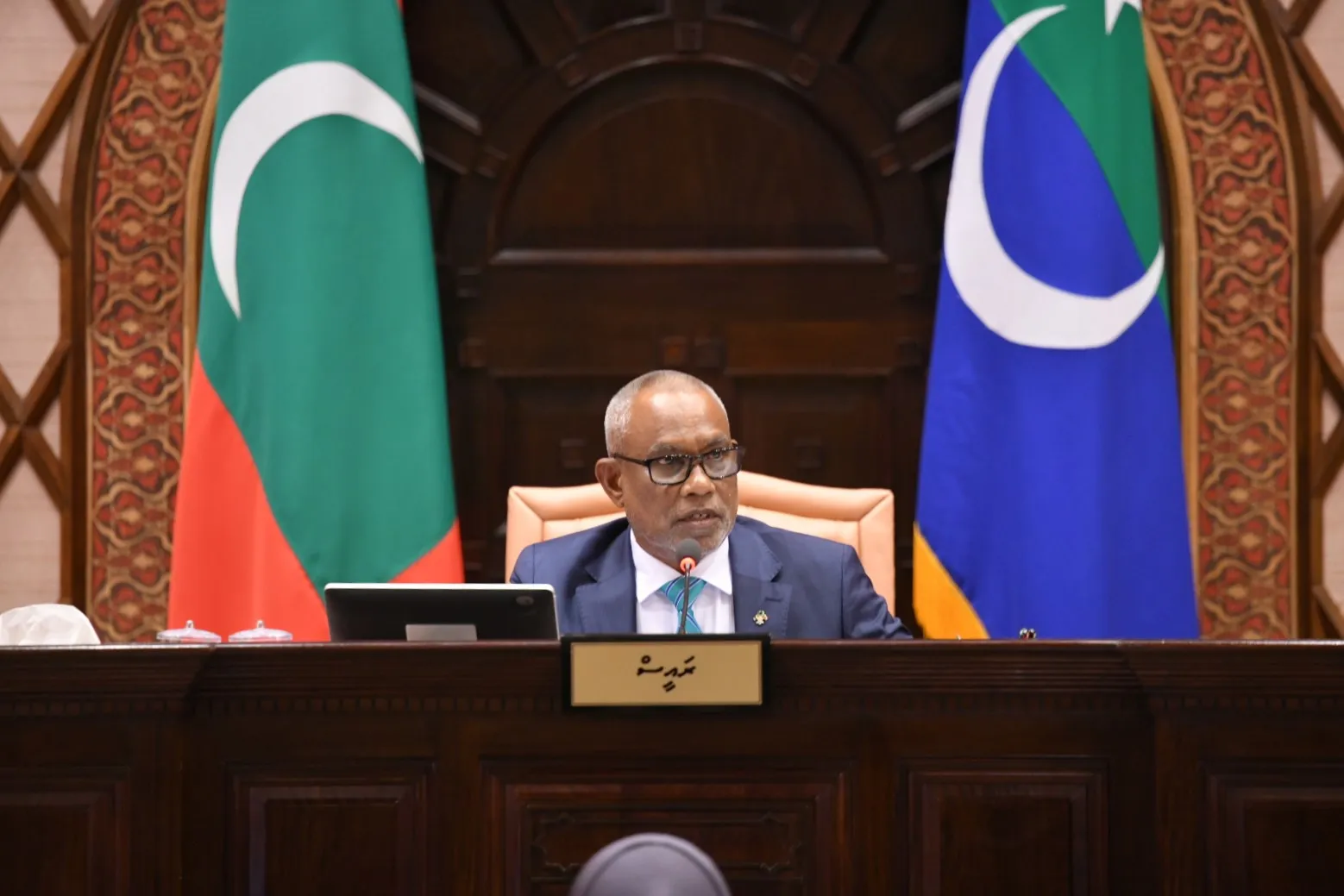 މެންބަރުންނަކީ "ބޮޓުން" ކަމަށް ހަދައިގެން ވާހަކަ ނުދެއްކުމަށް އެދިއްޖެ
