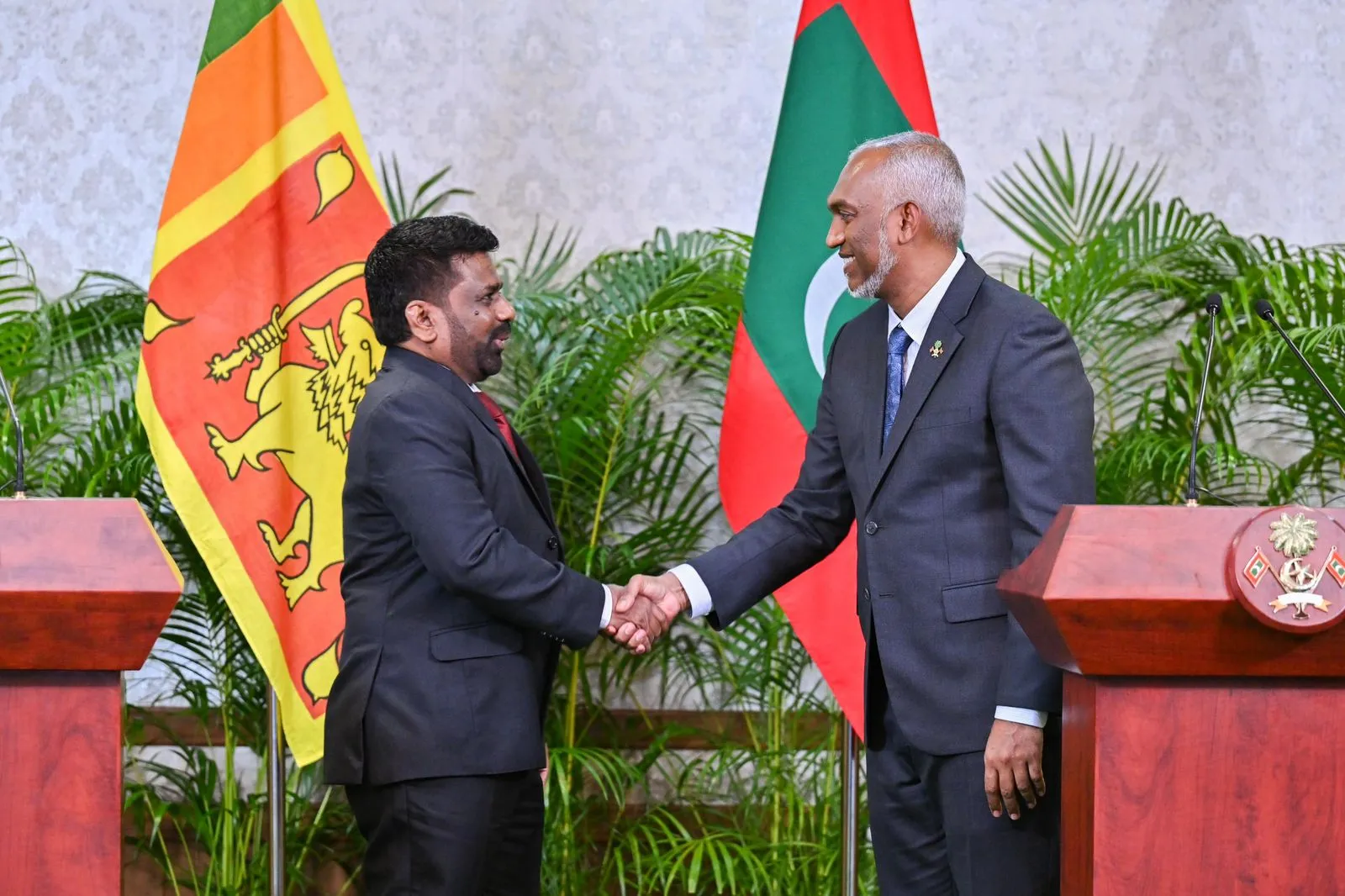 ލަންކާއަށް ދަތުރުފުޅެއް ކުރެއްވުމަށް ރައީސް މުއިއްޒަށް ދައުވަތު ދެއްވައިފި