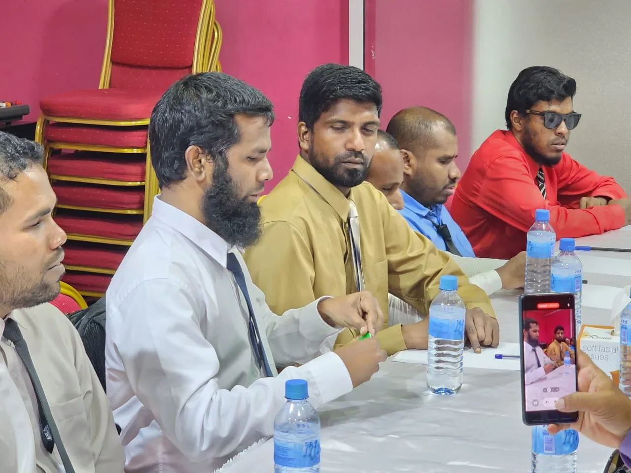 ލޮލަށް ނުފެންނަ މީހުންނަށް ކުރިއަށް ގެންދާ އޮންލައިން ހިފްޒު އަދި އަރަބި ކުލާހުގައި ބައިވެރިވުމުގެ ފުރުސަތު