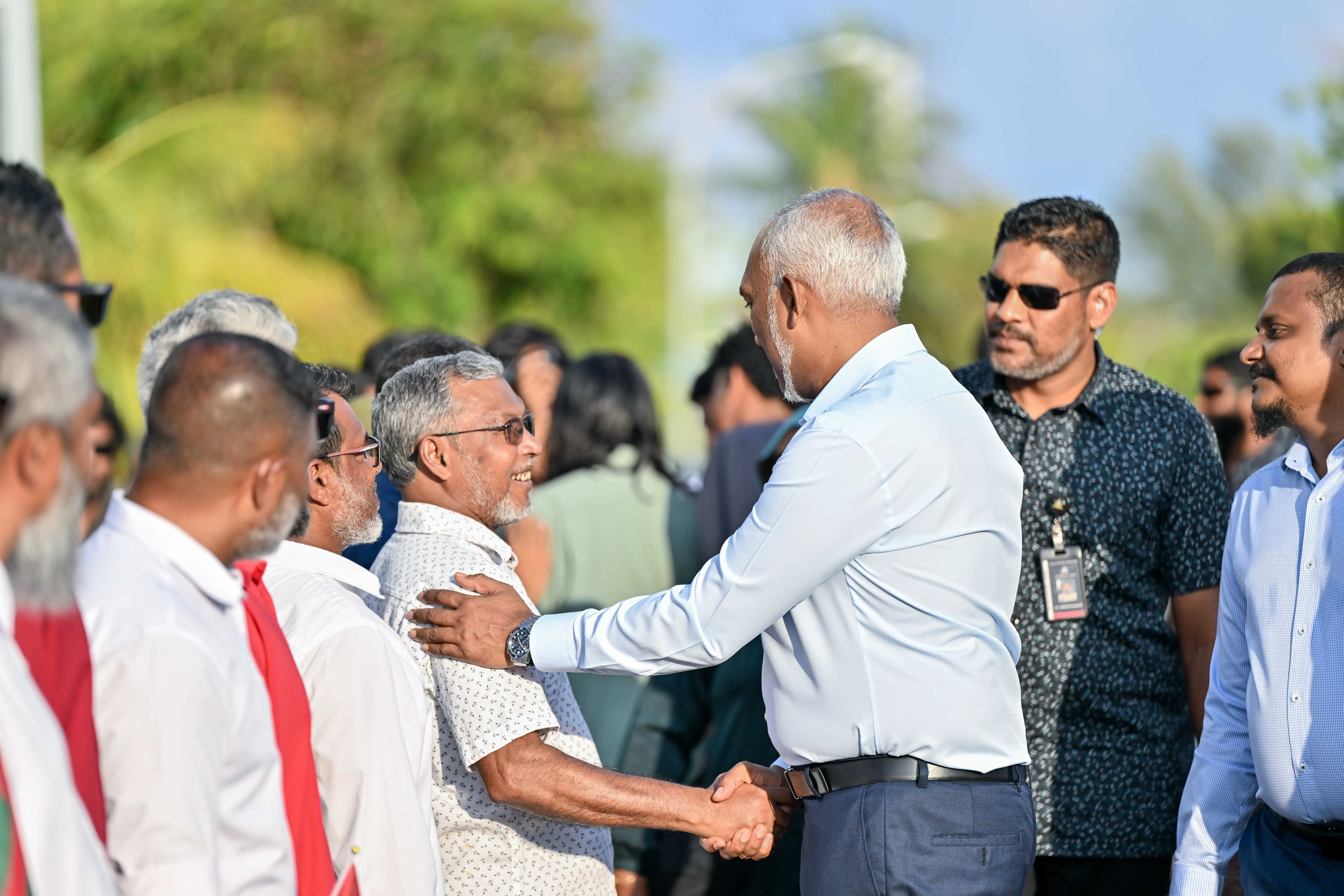 ފުވައްމުލަކާއި އައްޑޫއަށް ކުރެއްވި ދަތުރުފުޅު ނިންމަވާލެއްވުމަށްފަހު ރައީސުލްޖުމްހޫރިއްޔާ މާލެ ވަޑައިގަންނަވައިފި