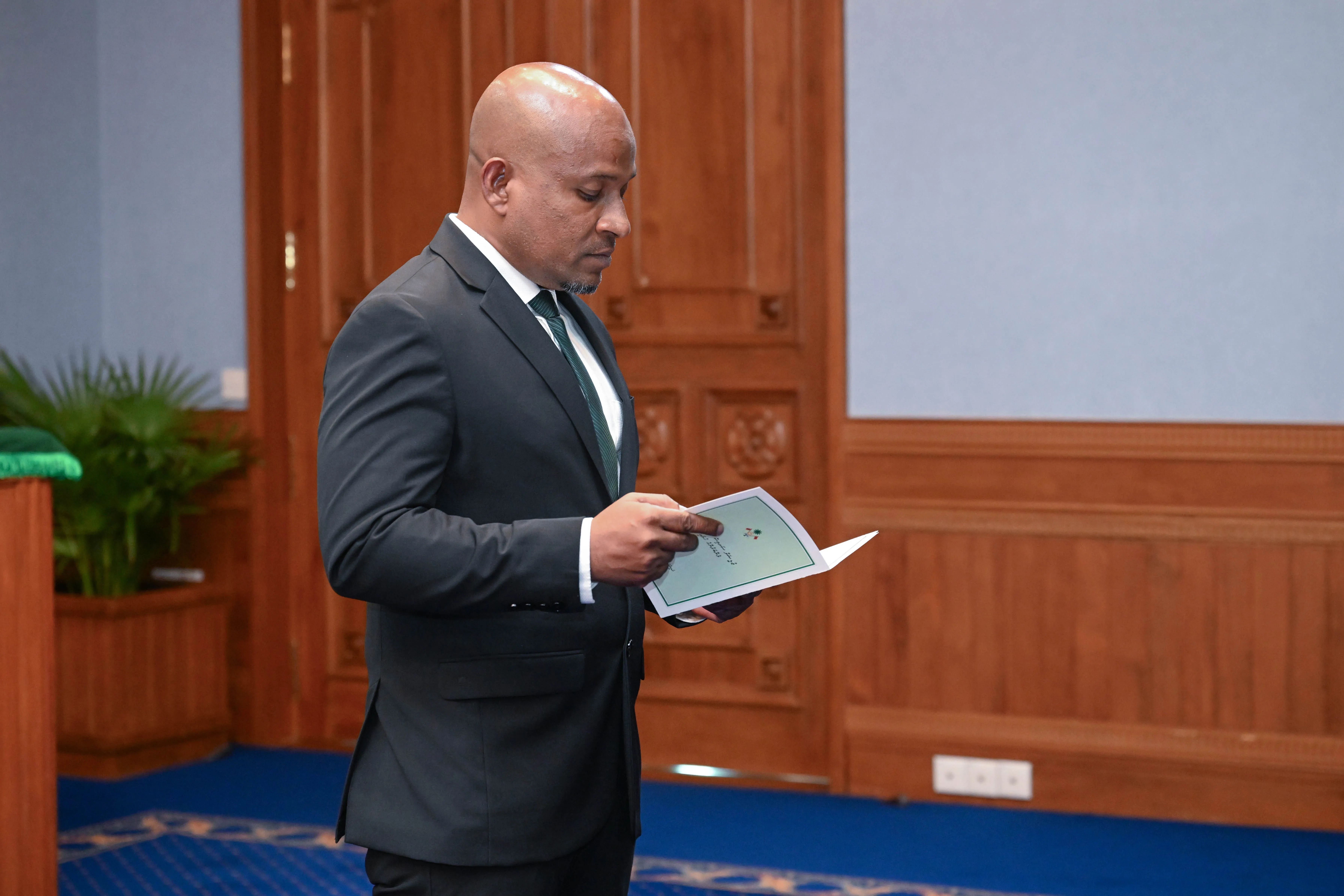 ރައީސުލްޖުމްހޫރިއްޔާ، ޖުޑީޝަލް ސަރވިސް ކޮމިޝަނުގެ މެންބަރުކަމަށް އަލްއުސްތާޛު ފަރުހާދު ރަޝީދު ޢައްޔަން ކުރައްވައިފި