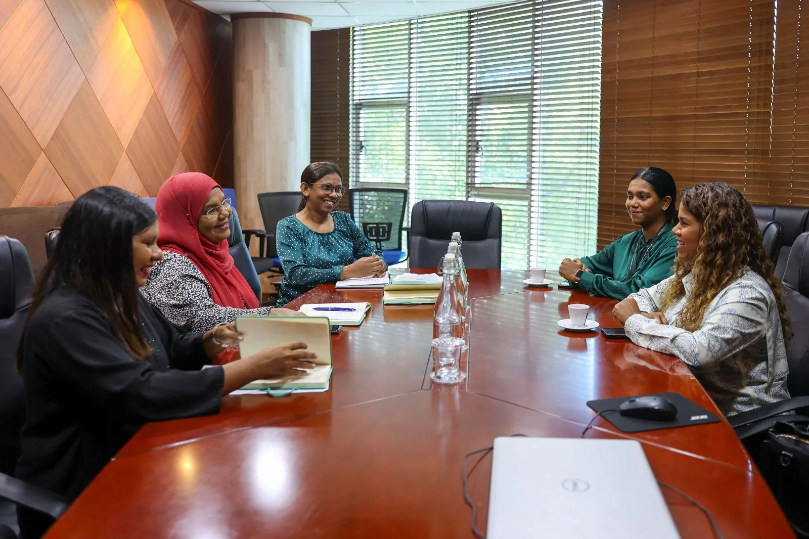 ފަތުރުވެރިކަމުގެ ދާއިރާގައި އަންހެނުންގެ ބައިވެރިވުން އިތުރުކުރުމަށް މަޝްވަރާކޮށްފި