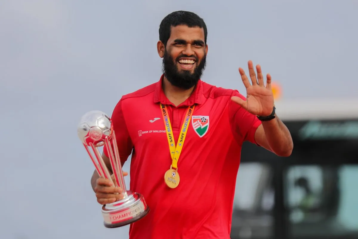 އަކޫގެ ފުޓުބޯޅައިގެ ހަޔާތް އައު މިސްރާބަކަށް ގެންގޮސް ދިނީ، ދީނަށާއި ނަމާދަށް ދޭން ފެށި އަހަންމިޔަތުކަން!