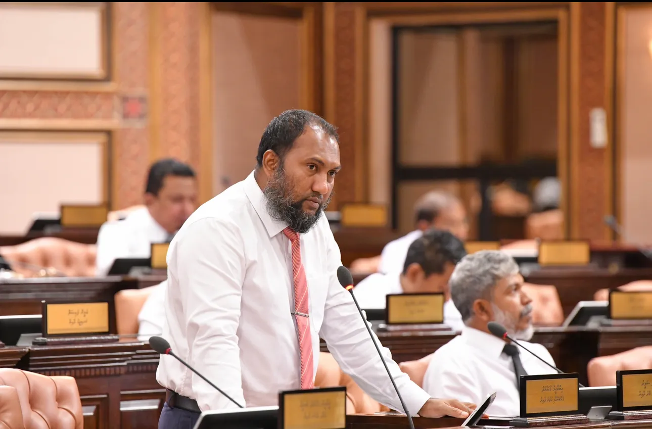 ކަންކަމަށް ދަހިވެތި ވުމުގެ ސަބަބުން ސްކޭމް ތަކުގައި ޖެހޭ މީހުންނަށްވެސް ޕެނަލްޓީއެއް އޮންނަންޖެހޭ: އިބްރާޙީމް