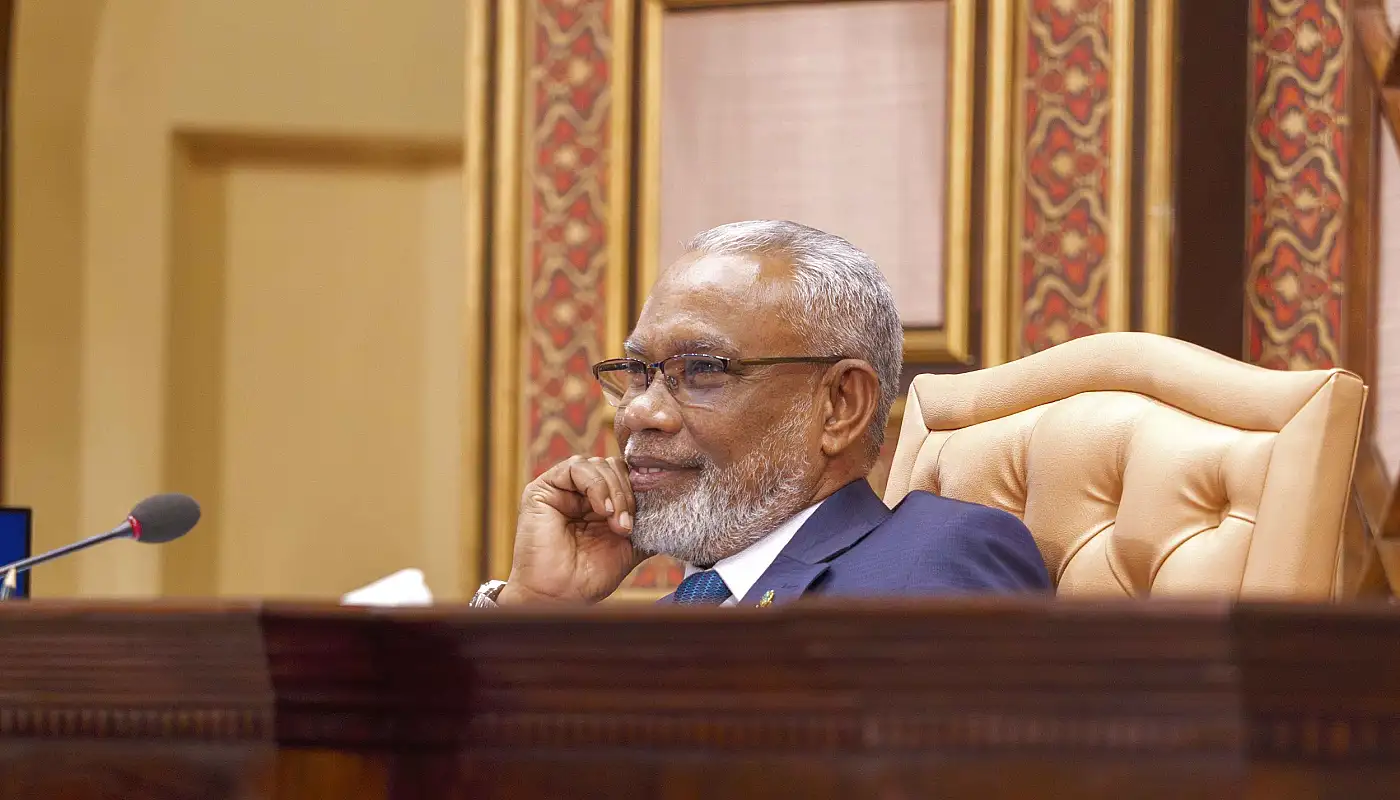 މަޖިލިސް ރައީސްގެ މުސާރަ 95,000 ރުފިޔާއަށް ބޮޑުކޮށް، ކައުންސިލަރުންގެ މުސާރައަށް ބަދަލު ގެންނަން ކޮމިޓީން ފާސްކޮށްފި