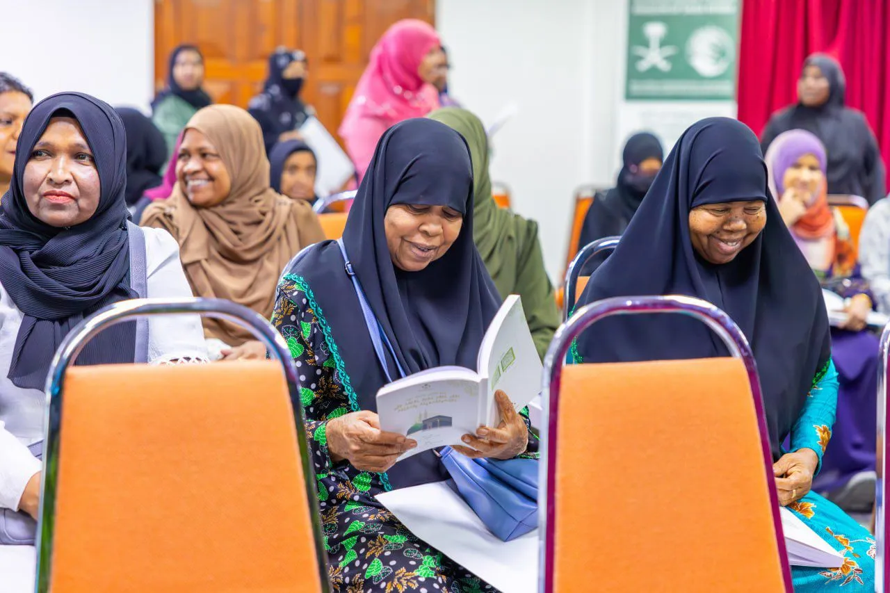 އިސްލާމީކަންތައްތަކާއި އައުޤާފާ ބެހޭ ވުޒާރާއިން ޙައްޖުވެރިންނަަށް ޙައްޖާއި ގުޅޭ މުހިއްމު ފޮތްތަކެއް ހިލޭ ބަހަން ފަށައިފި