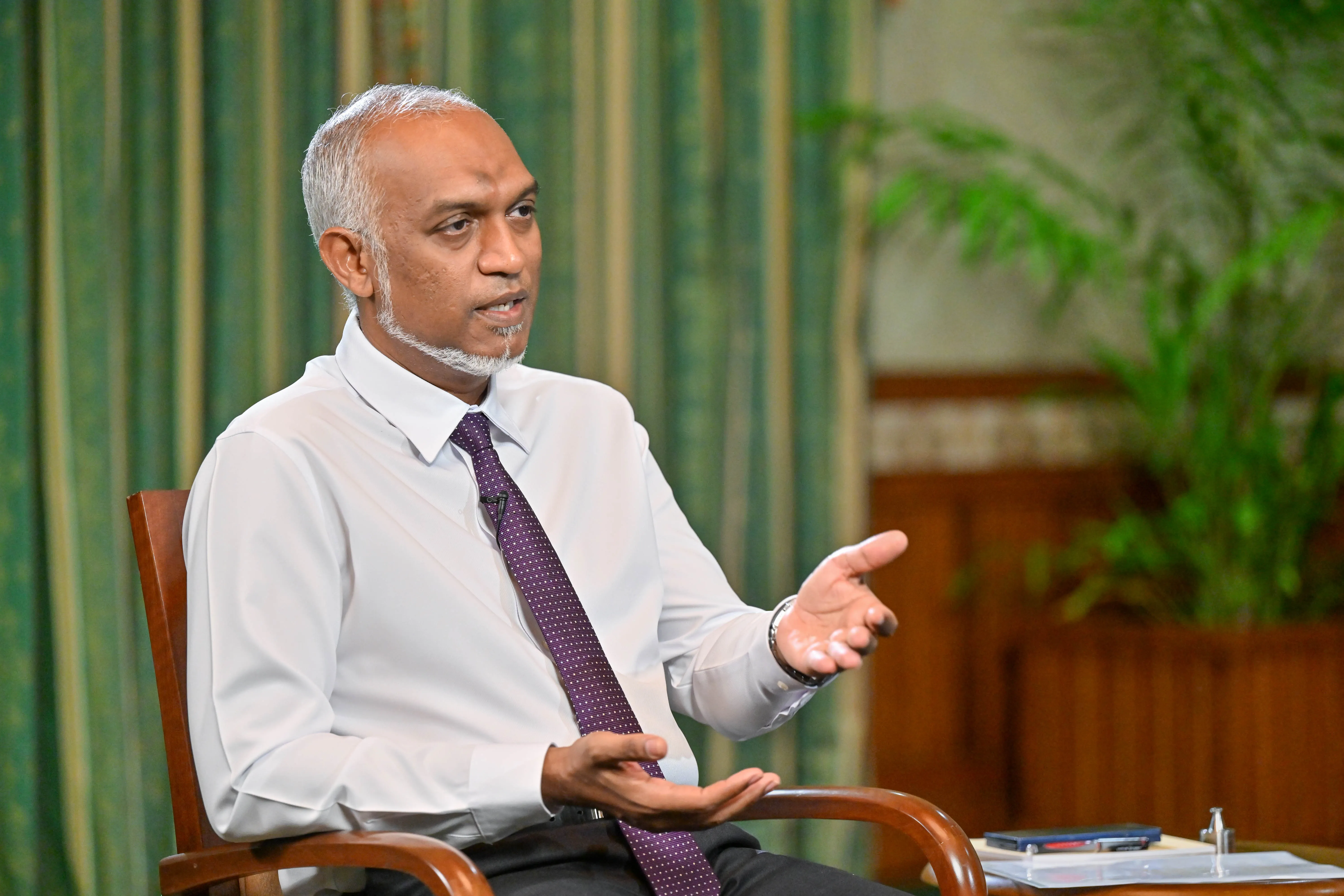 "ނޭޝަން ޗެޓް" ޕްރޮގްރާމުގައި ރައީސް ވާހަކަފުޅު ދައްކަވަނީ. / ފޮޓޯ: ރައީސް އޮފީސް