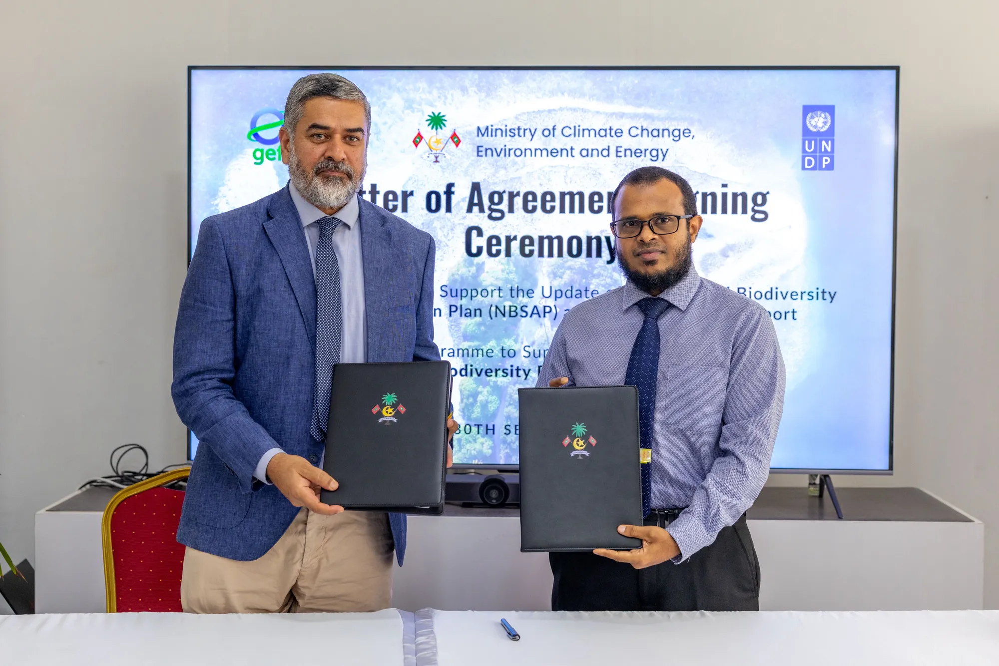 ދިރޭތަކެތީގެ ނަސްލު ހިމާޔަތްކުރުމުގެ މަޝްރޫޢުތައް ހިންގުމަށް ޔޫއެންޑީޕީއާ އެކު އެއްބަސްވުމެއް