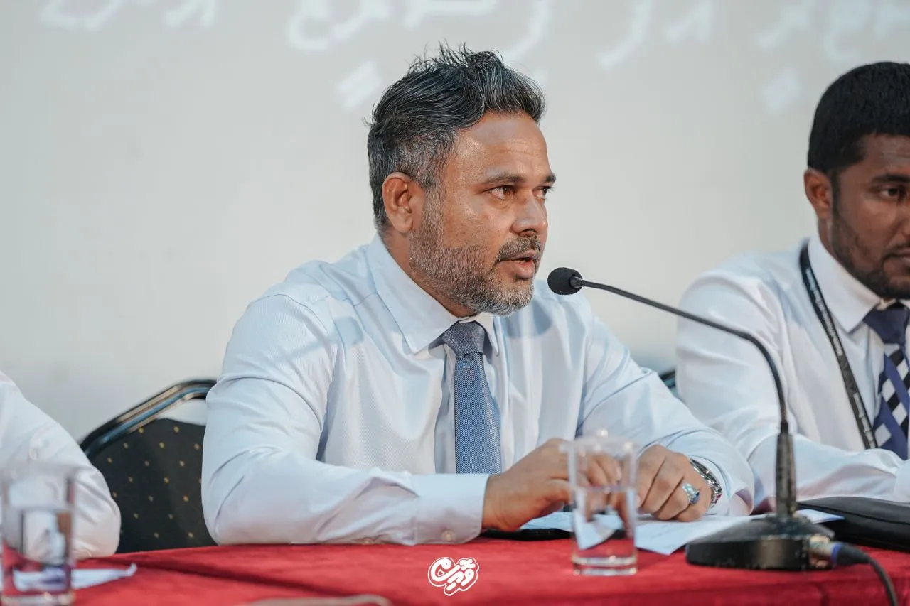 މަސްވެރިންނަށް ނުދެވި ހުރި ފައިސާ ރޯދައިގެ ކުރިން ދީ ނިންމާލެވޭނެ: ވަޒީރު ޝިޔާމް