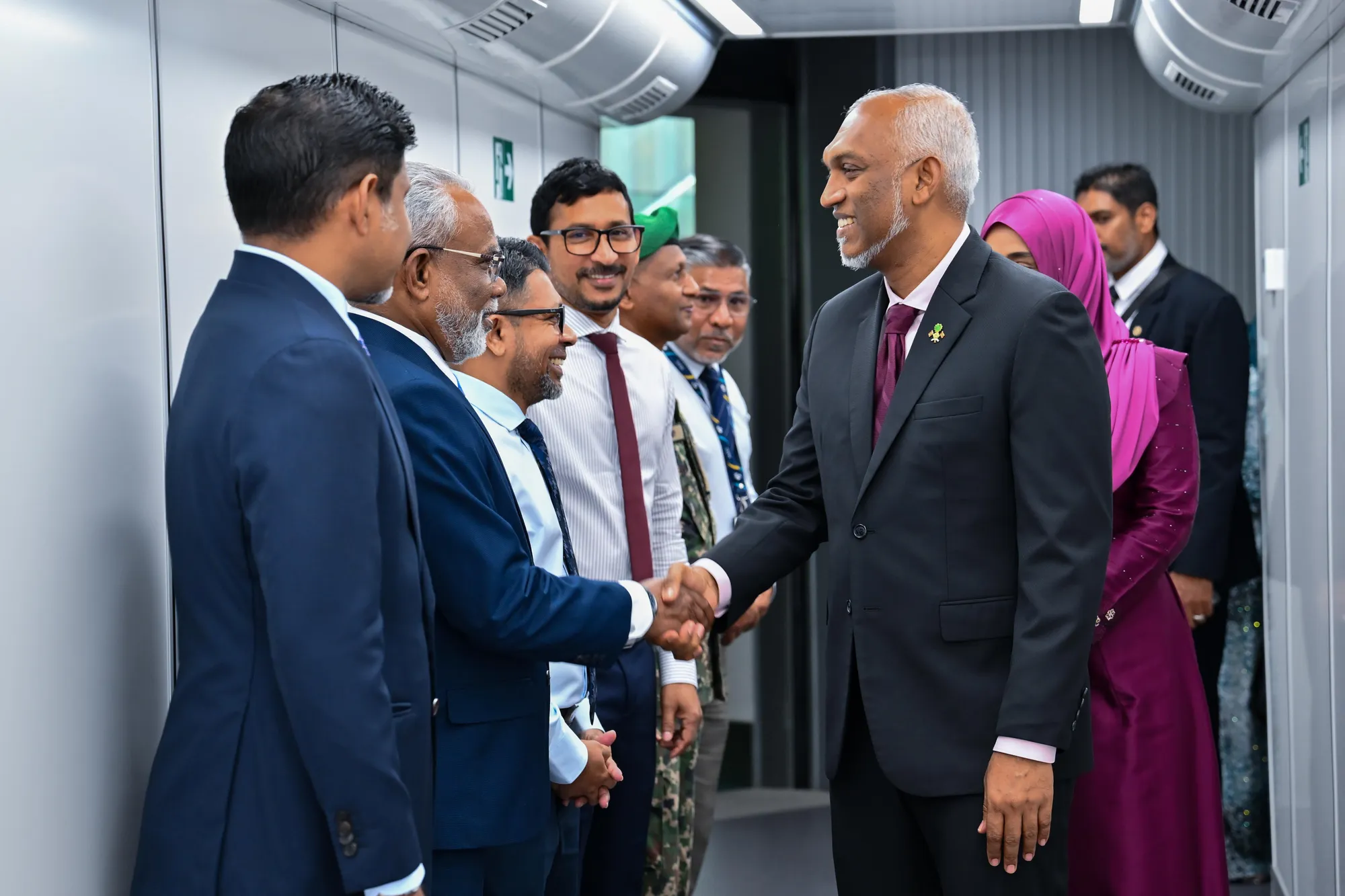 ރަސްމީ ދަތުރުފުޅެއްގައި ރައީސްގެ ދެކަނބަލުން ޕާކިސްތާން އަށް ފުރައިވަޑައިގެންފި