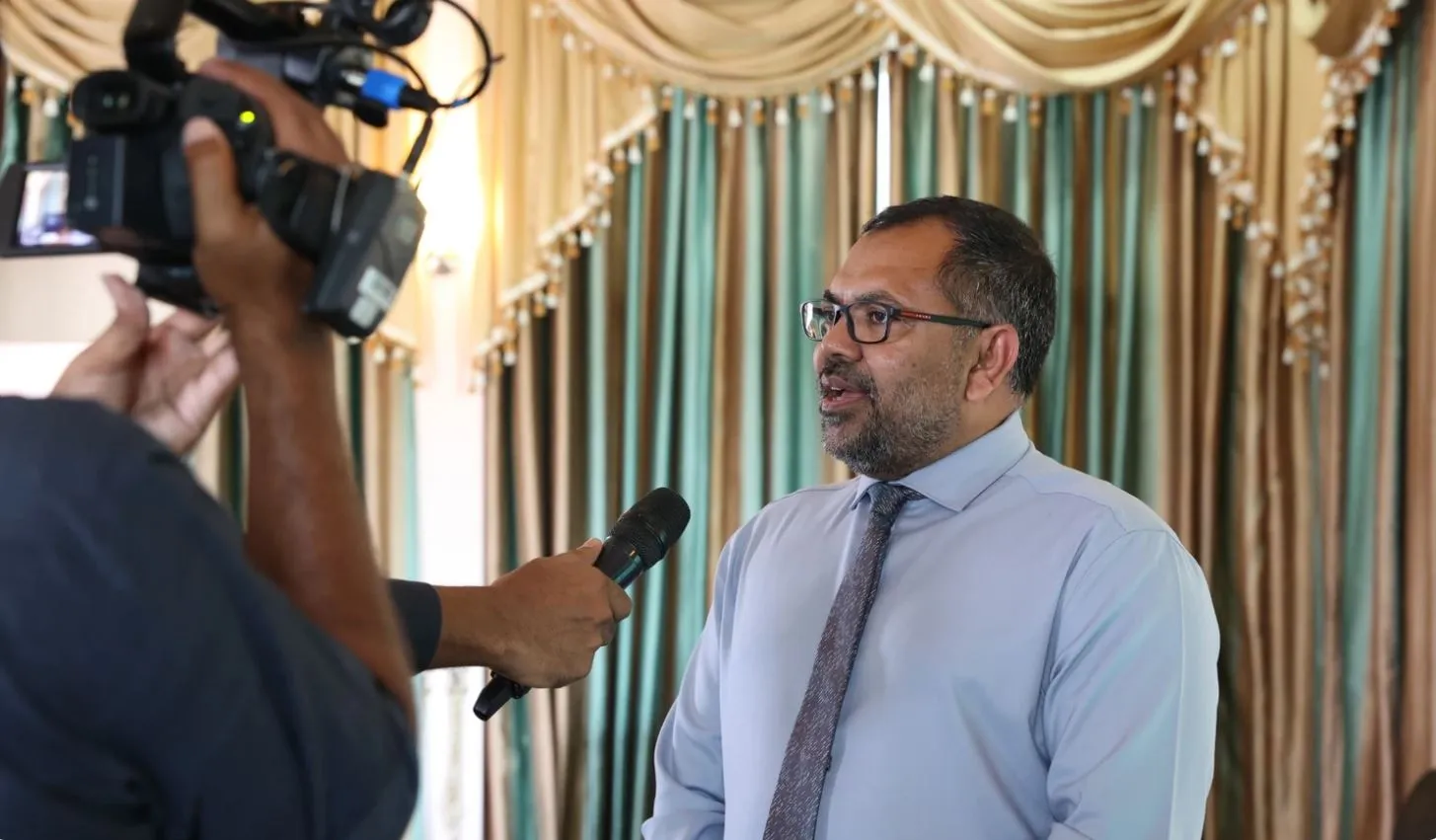ފޮރިން މިނިސްޓަރ މޫސާ ޒަމީރު ބަޙްރައިންއަށް ކުރެއްވި ރަސްމީ ދަތުރުފުޅު ނިންމަވާލައްވައިފި