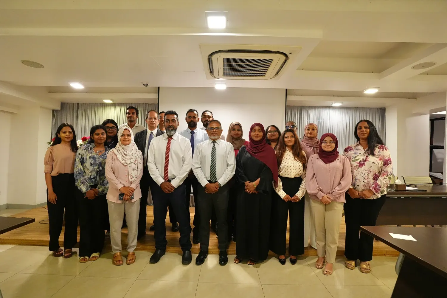 ކެޓެނޭޓް ޕްރޮޖެކްޓްގެ މިޑްޓާމް ރިވިއު ޕްރެޒެންޓޭޝަން ބާއްވައިފި