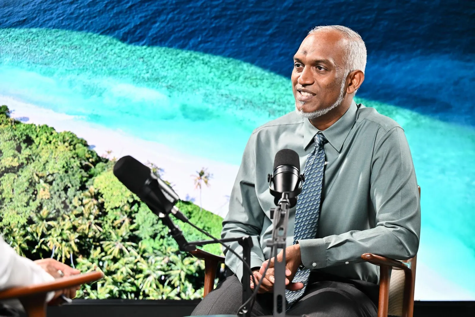 އަންނަ އަހަރުގެ ނިޔަލަށް ހުރިހާ ރަށެއްގައި އައުޓްޑޯ ޖިމެއް ހުޅުވާނަން: ރައީސް މުޢިއްޒު