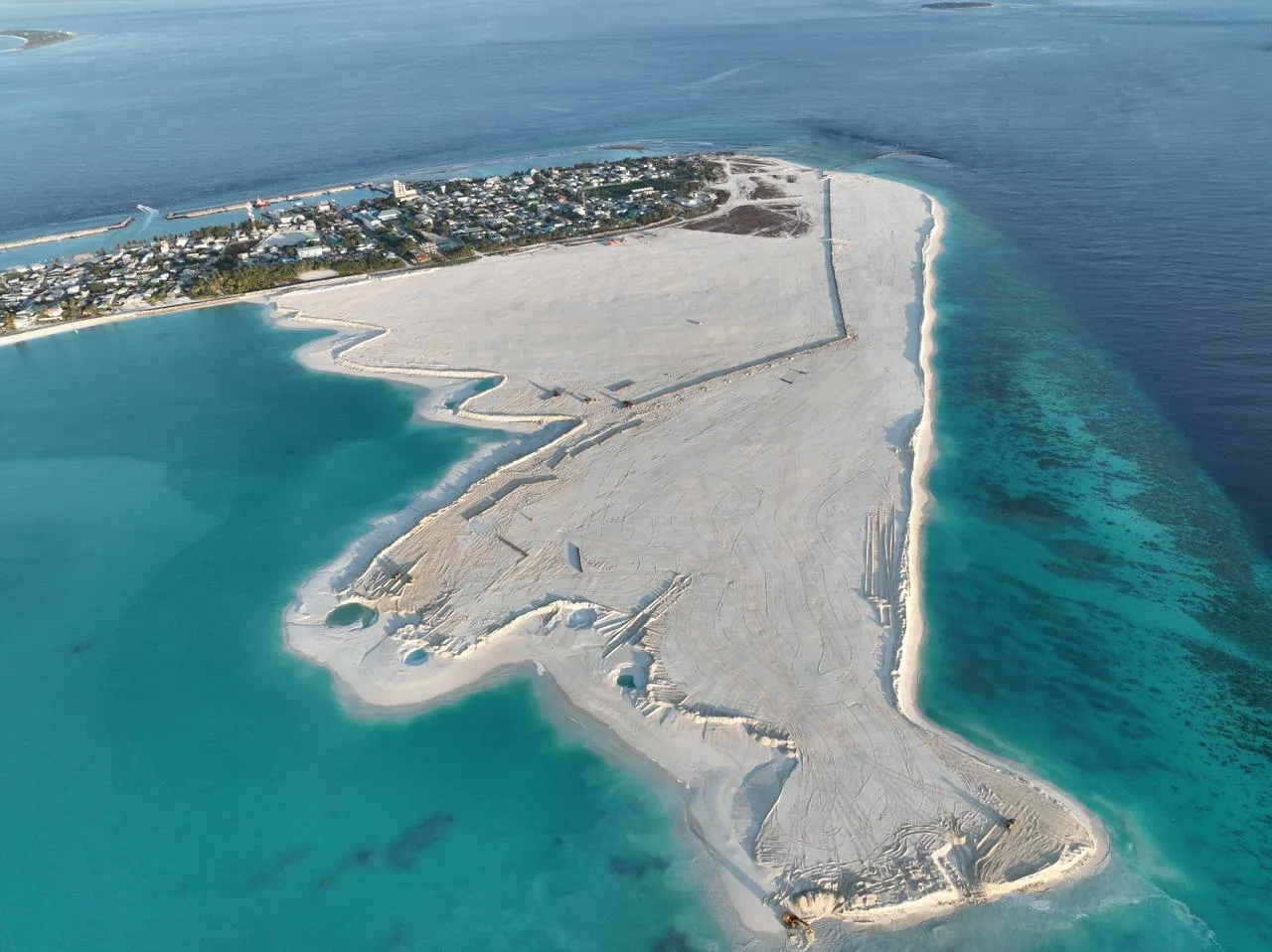 Dhidhoo Land Reclamation Moves Steadily Forward, 41 Hectares Completed