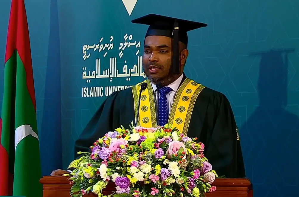 މަތީ ތަޢުލީމަށް ލޯބިކުރާ ދިވެހިންގެ އަދަދު މައްޗަށް، އަޚްލާޤީ ފެންވަރު ދަނީ ދަށަށް: ފަނޑިޔާރު މަހާޒް