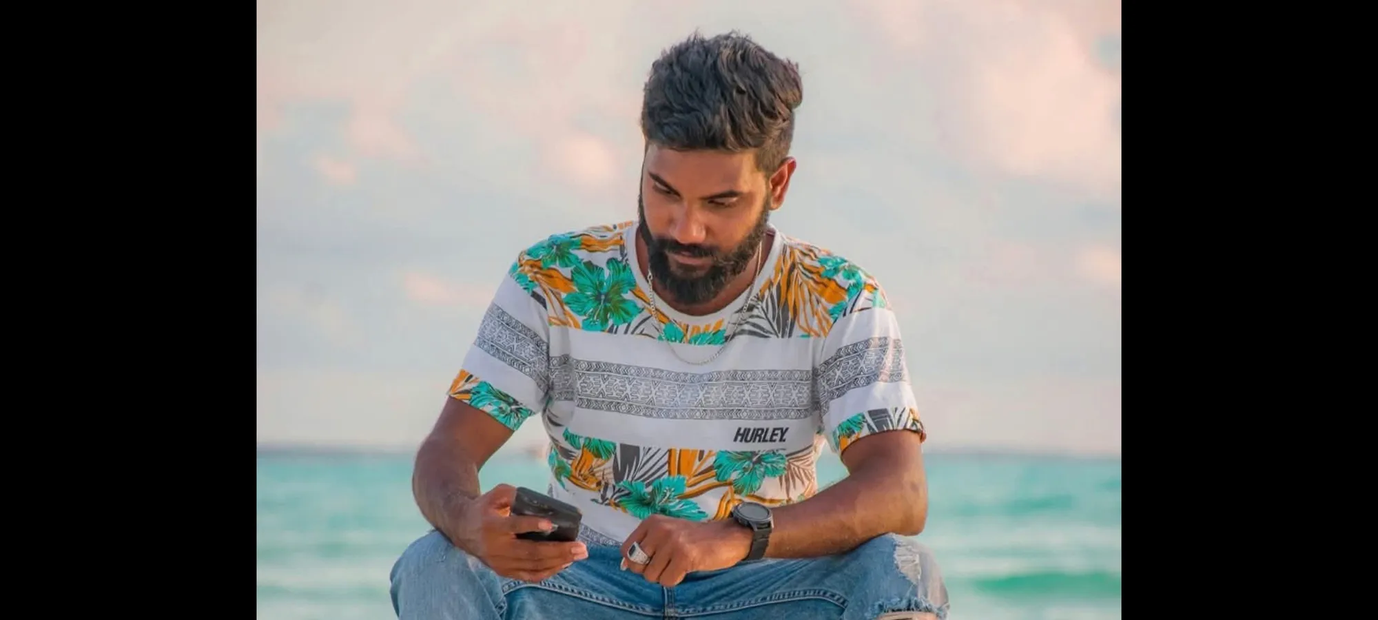 ކޮޅުވެއްޓި ބަންޑުން ޖަހާލި ހާދިސާ: ހާލު ސީރިޔަސްވި ދިވެހި ޒުވާނާ ނިޔާވެއްޖެ
