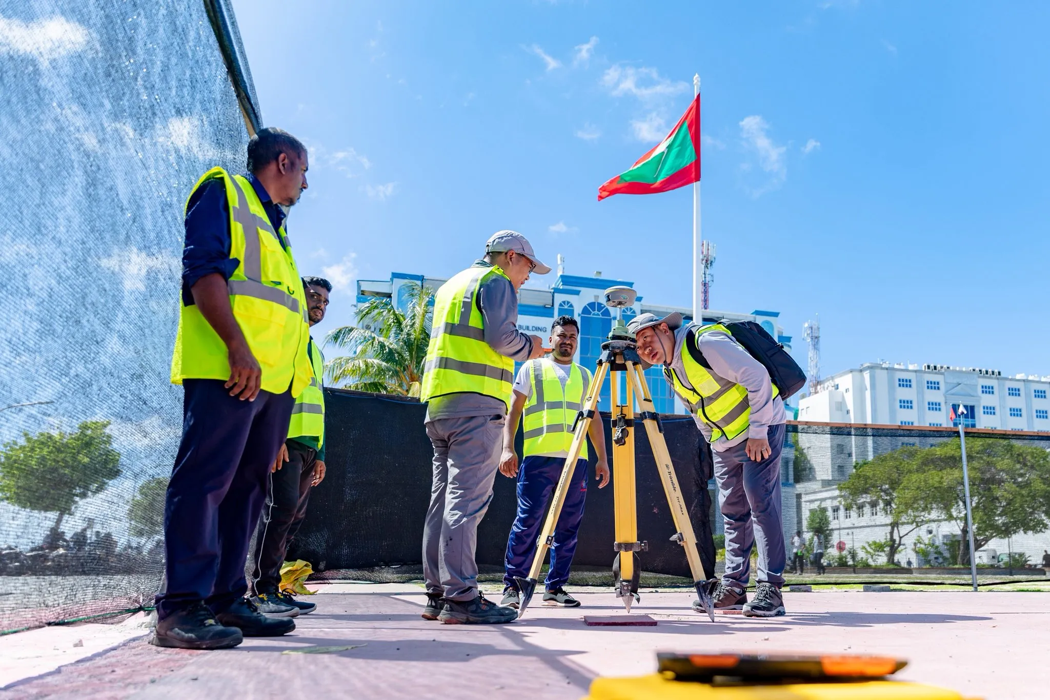 މާލެ އާއި ވިލިމާލޭގެ މަގުތައް ޒަމާނީ ފެންވަރަށް ތަރައްޤީކުރުމުގެ އަމަލީ މަސައްކަތަށް ބޭނުންވާ ސާވޭތައް ފަށައިފި