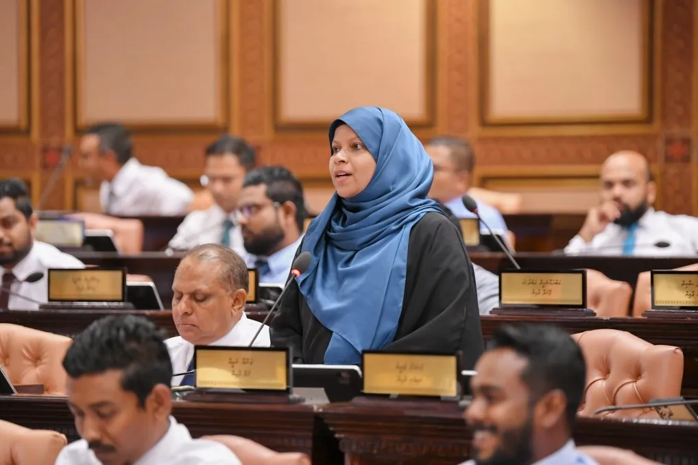 ހޯމް ސްކޫލިން ތައާރަފު ކުރުމަށް އަނާރާ މަޖިލީހަށް ބިލެއް ހުށަހަޅުއްވައިފި