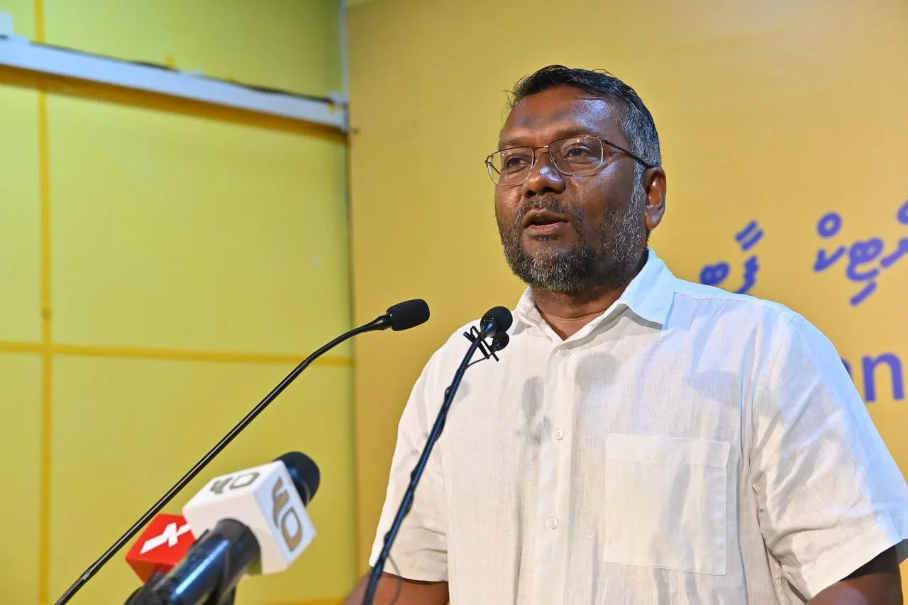 މެނިފެސްޓޯގައި ލިޔެފައިވާ ކަންކަން ވެސް ރައީސް މުޢިއްޒު ކުރައްވަނީ އިދިކޮޅަށް: ފައްޔާޒް
