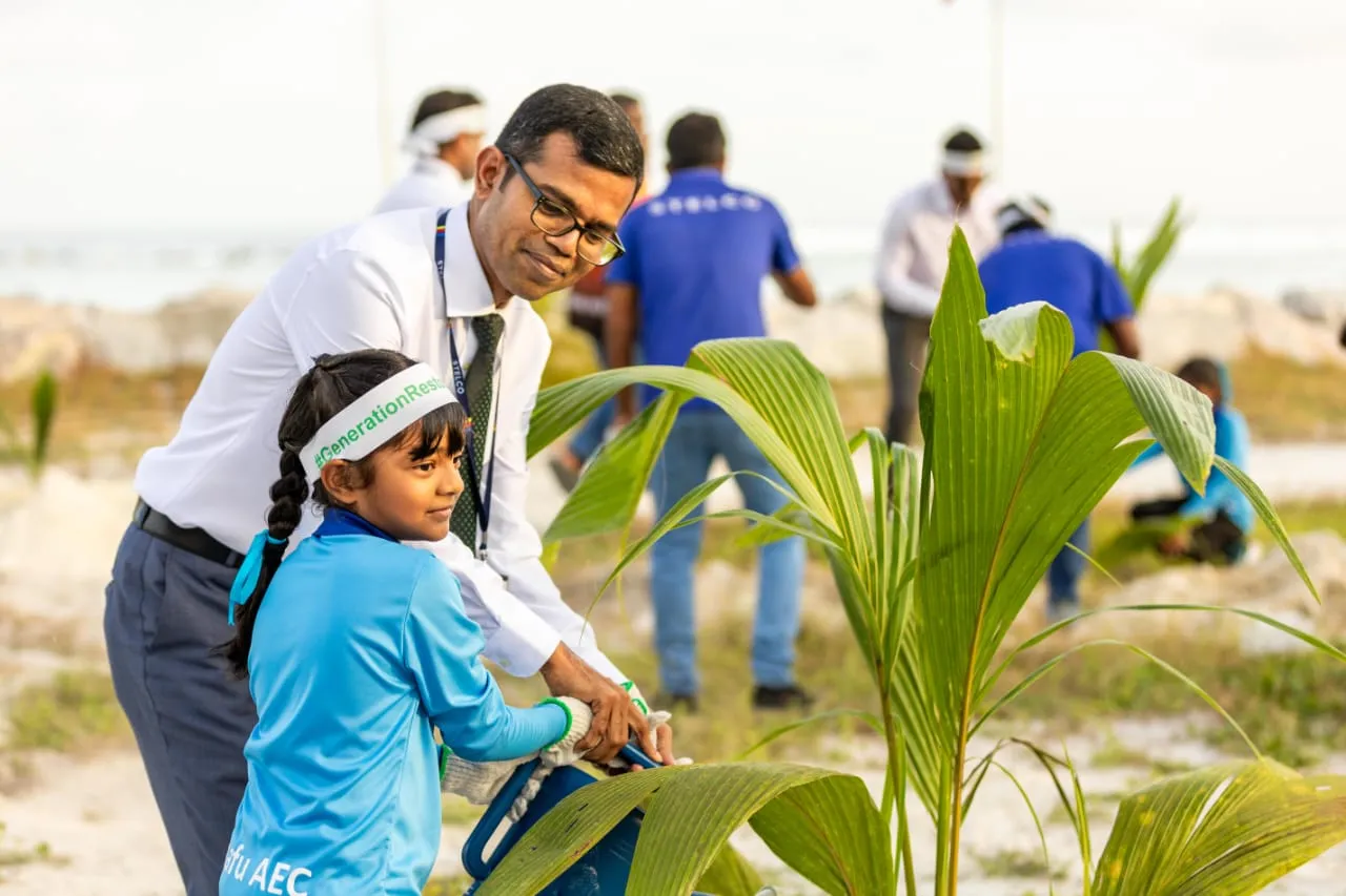 ގަސް އިންދުމާ، ގަސްތައް ބެލެހެއްޓުމަށް، ކޮންމެ ރަށެއްގައި ވެސް ސްޓެލްކޯއިން 'ގްރީން އޭޖެންޓެއް'ގެ ބަހައްޓަނީ