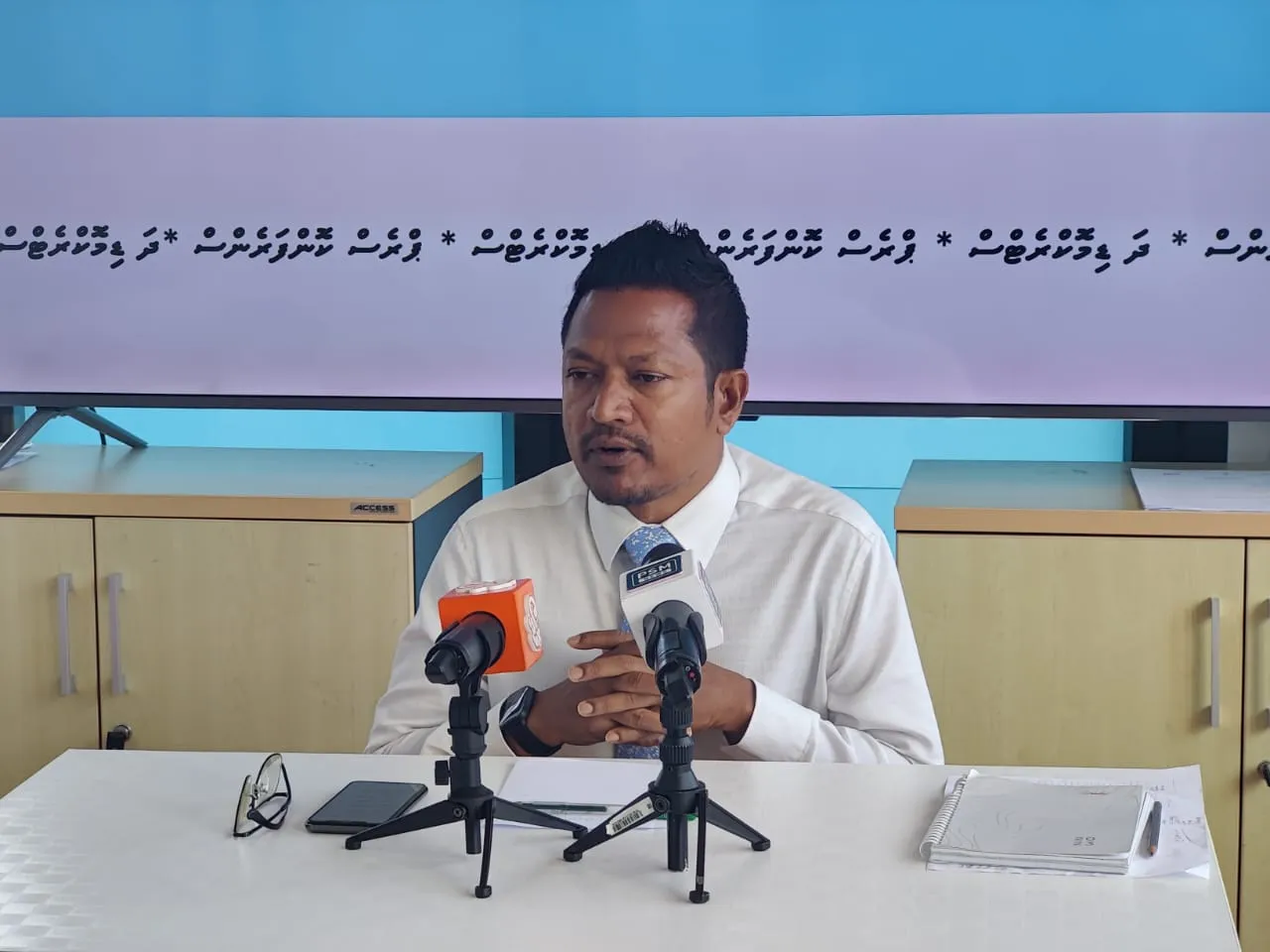 ޑިމޮކްރެޓްސްގެ ރައީސްކަމުގެ މަޤާމަށް އިންތި ކުރިމަތިލައިފި