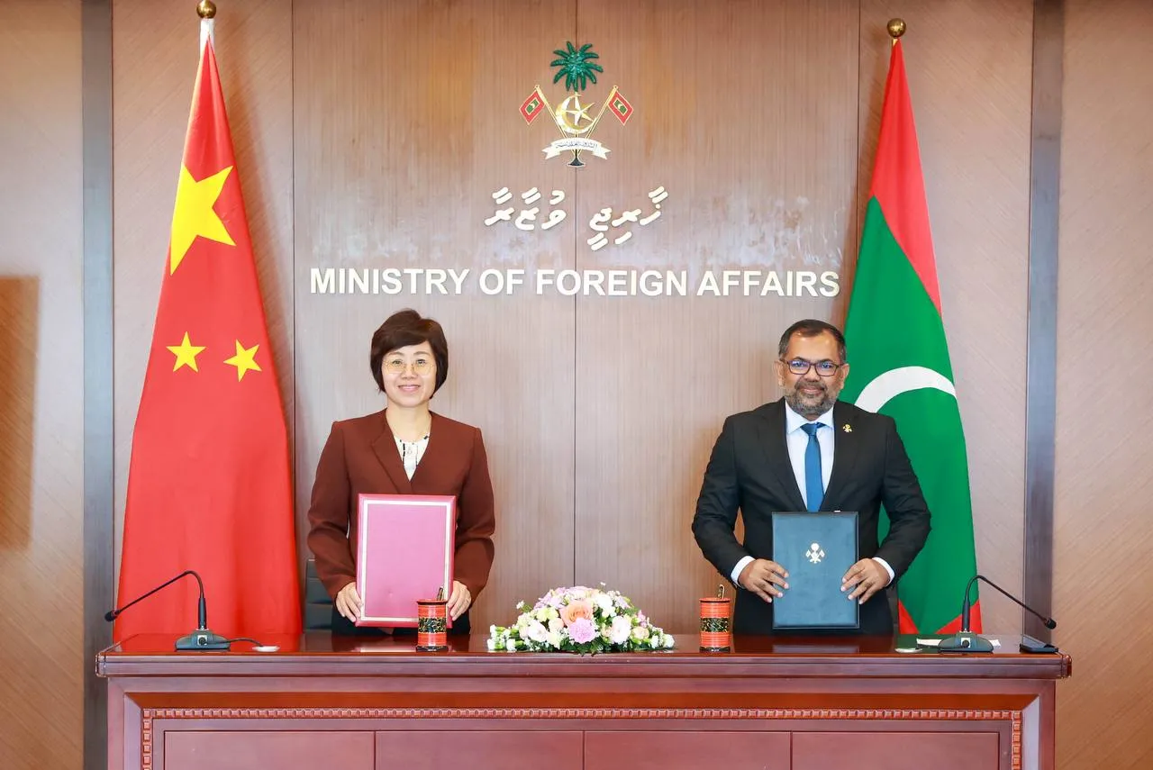 Minister of Foreign Affairs, Moosa Zameer and  Wang Lixin, Ambassador of the People’s Republic of China to Maldives in today's ceremony (Photo/Ministry of foreign affairs)