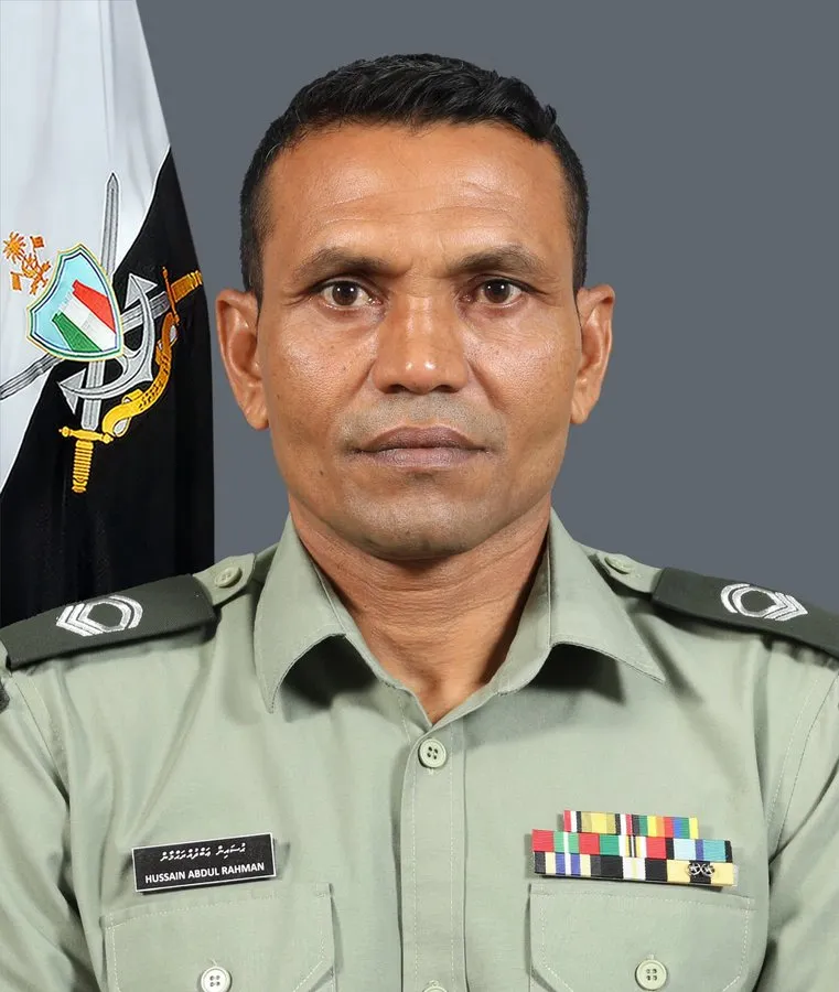ސިފައިންގެ ޚިދުމަތުގައި 21 އަހަރަށްވުރެ ގިނަ ދުވަހު އުޅުއްވި ސާޖަންޓް ފަސްޓް ކްލާސް ޙުސައިން ޢަބްދުއްރަޙުމާން ނިޔާވުމާ ގުޅިގެން ރައީސުލްޖުމްހޫރިއްޔާ ތަޢުޒިޔާ ވިދާޅުވެއްޖެ