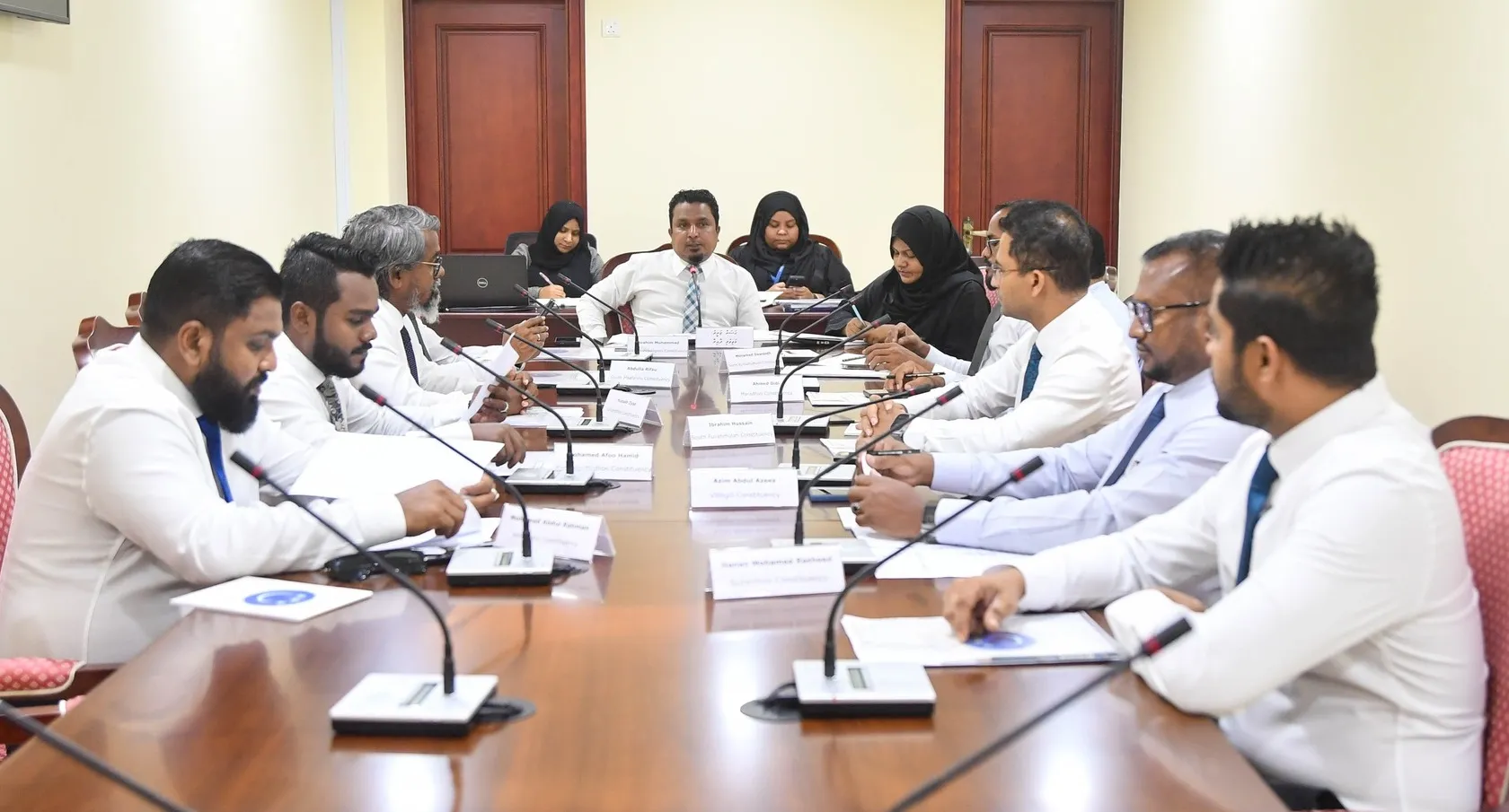 ތައިލެންޑްގައި ހުންނަ ސަފީރަކަށް، ފުއާދު އައްޔަނުކުރުމަށް ކޮމިޓީން ރުހުންދީފި