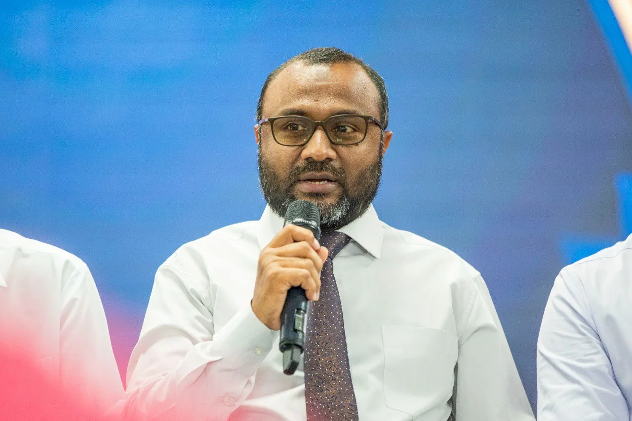 ގޭބިސީތަކުގެ ބުޑުގަ ހުންނަ މިސްކިތްތަކުގައި، ރަނގަޅީ މިސްކިތުގެ އެތެރެއަށް އަޑު ހުންނަ ގޮތަށް ނަމާދުކުރުން: ޝަހީމް