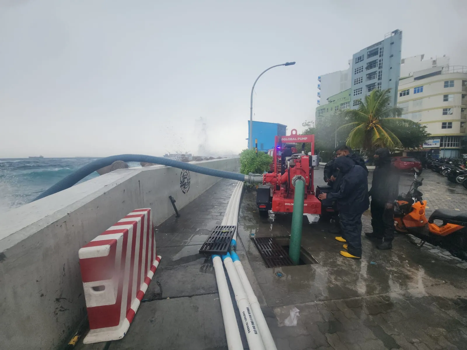 މާލޭ މަގުތަކުން ފެން ހިންދަން ސިފައިން ނުކުމެއްޖެ