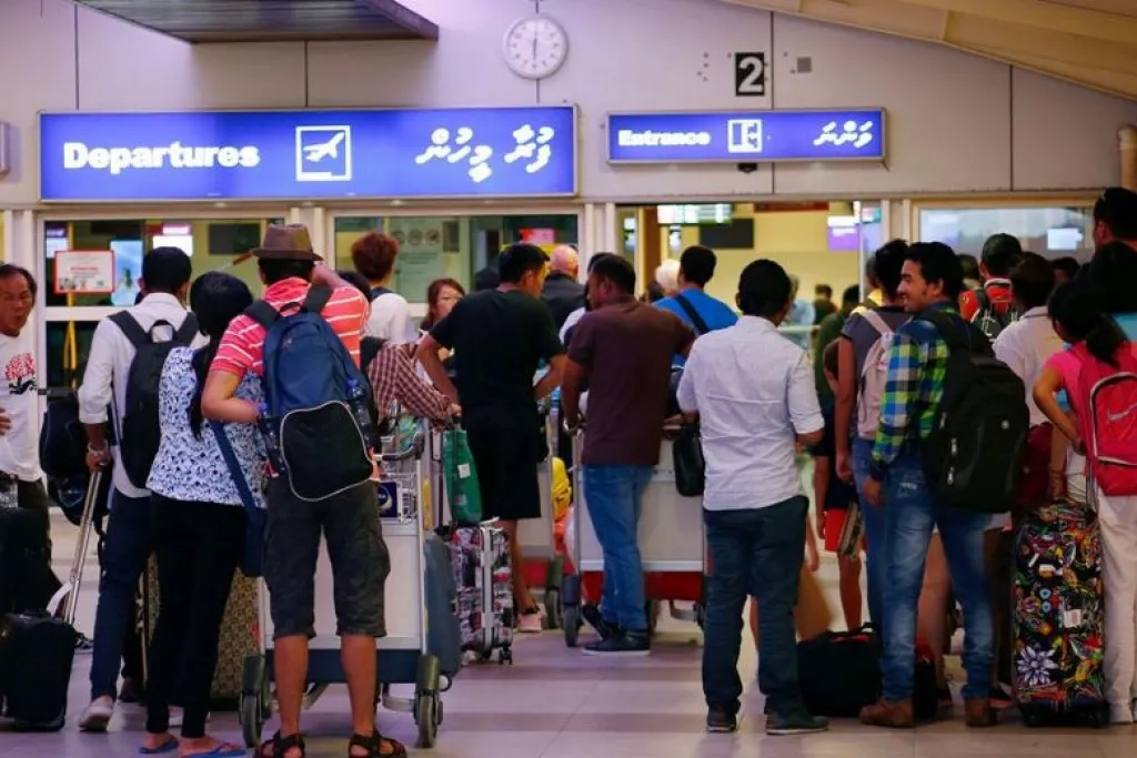 ބަންދާއި ދިމާކޮށް ރާއްޖެއިން ބޭރަށްދާއިރު ފެތުރެމުންދާ ކޮވިޑްގެ އައު ވޭރިއަންޓަށް ސަމާލުވާންޖެހޭ!