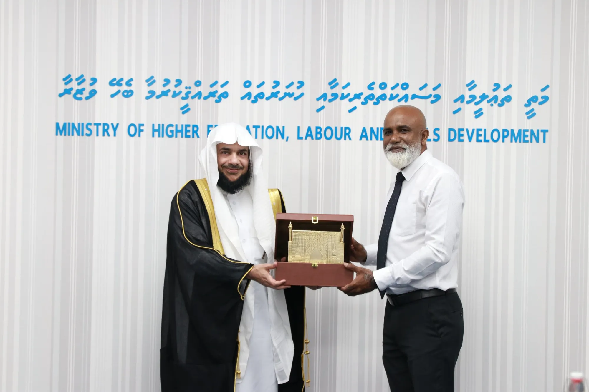 އަރަބި ބަސް ކިޔަވައި ދިނުމަށް ހާއްސަ އިންސްޓިޓިއުޓް އެއް ގާއިމް ކުރަނީ