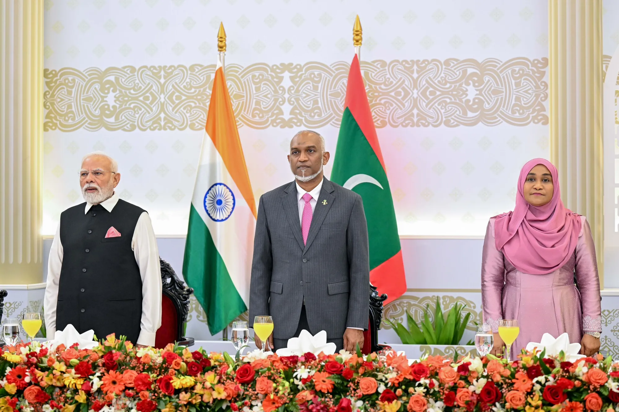 މޯދީގެ ޝަރަފުގައި ރައީސްގެ ދެކަނބަލުން ފުރަމާނަ ޖާފަތެއް ދެއްވައިފި