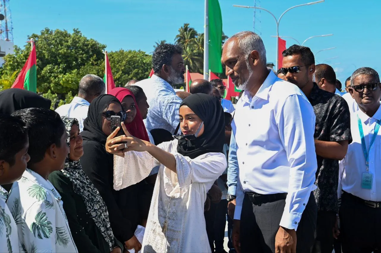ރަށުގައި ތިބެގެން ވަޒީފާ އަދާކުރުމުގެ ފުރުސަތު ޒުވާނުންނަށް ހޯދައިދޭނަށް: ރައީސް