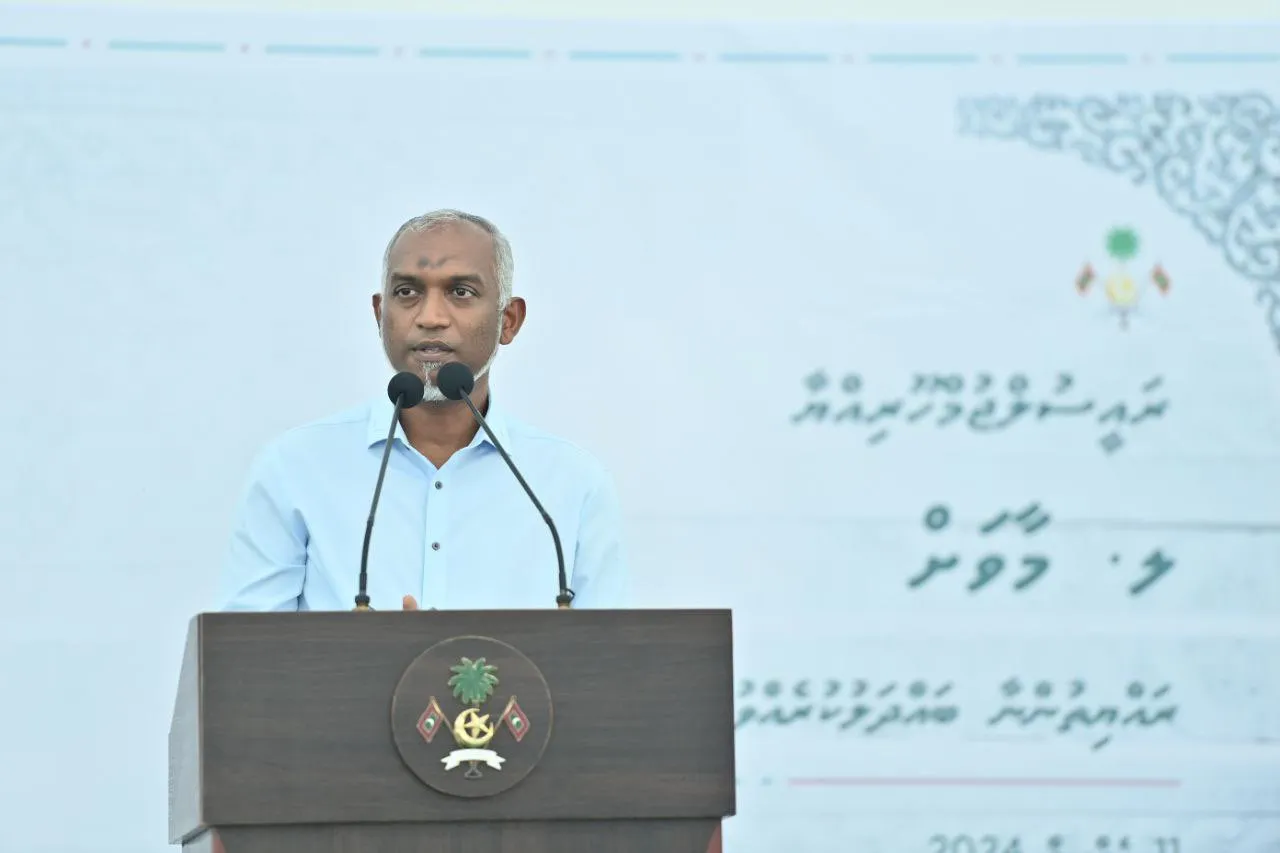 15 ހެކްޓަރެއް ނޫން، މާވަށުގައި 30 ހެކްޓަރުގެ ބިން ހިއްކުމުގެ މަޝްރޫއެއް ކުރިއަށް ގެންދާނަން: ރައީސް ޑރ.މުޢިއްޒު
