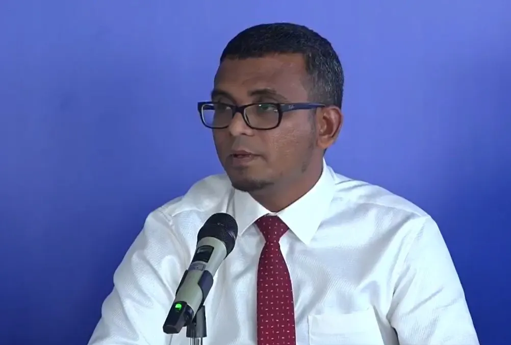 ޤަވާއިދުގައިވާގޮތަށް 500 ޑޮލަރު ނަގަމުންދާނެ. ބިލެއް އެކުލަވާލަން ޖެހުނީ ގާނޫނީގޮތުން ބާރުވެރިކަން ހޯދަން: ގަވަރުނަރު