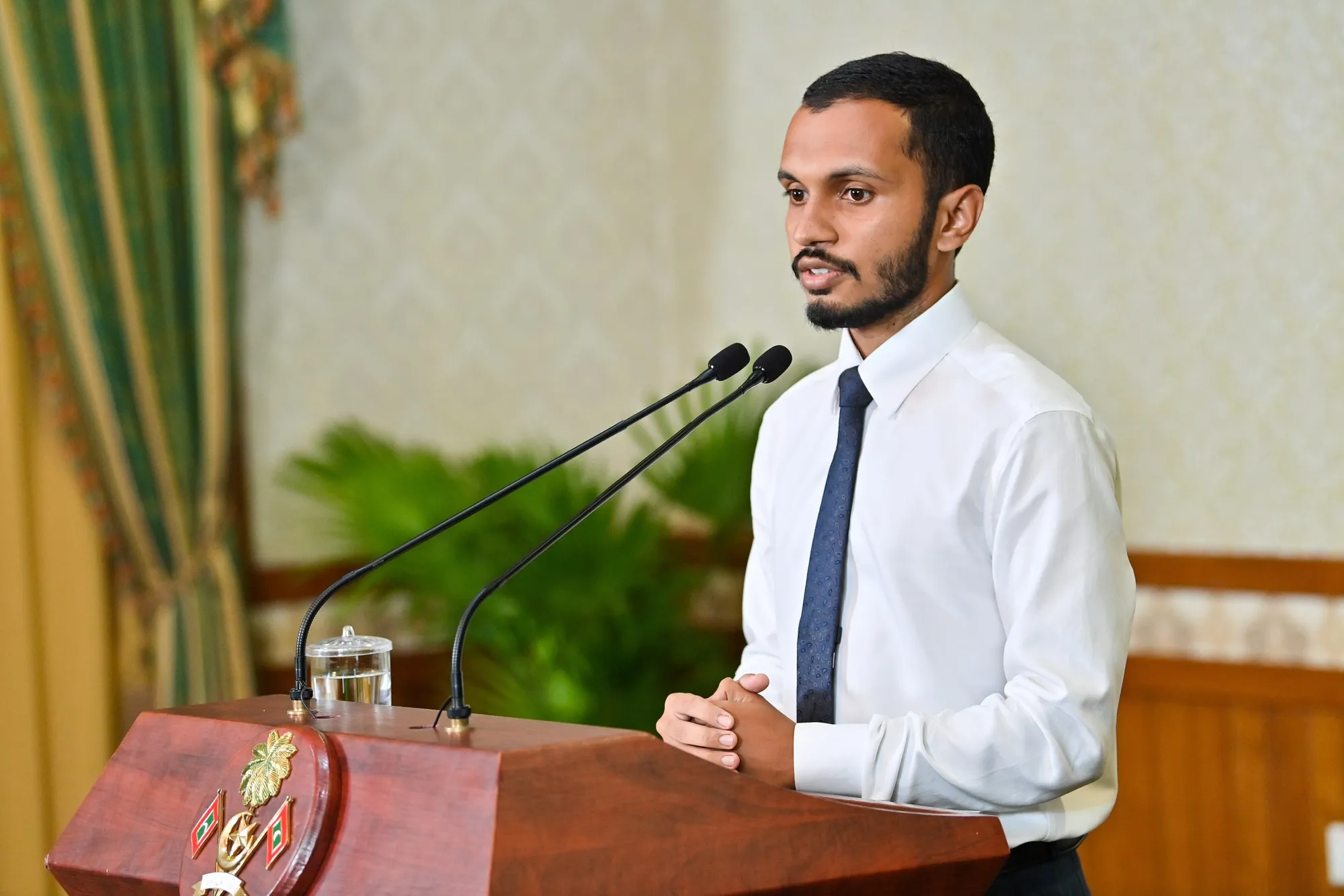 ރައީސުލްޖުމްހޫރިއްޔާގެ އޮފީހުގެ އަންޑަރ ސެކެޓްރީ ފޮރ ޕަބްލިކް ޕޮލިސީ މުޙައްމަދު ފިރުޒުލް އަބްދުالله ޚަލީލް-- ފޮޓޯ/ރައީސް އޮފީސް