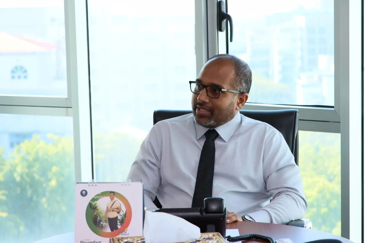 ހަނގުރާމައިގެ އެކި ސަރަހައްދުތަކުގައި 100 އަށްވުރެ ގިނަ ދިވެހިން އެބަތިބި: މިނިސްޓަރ