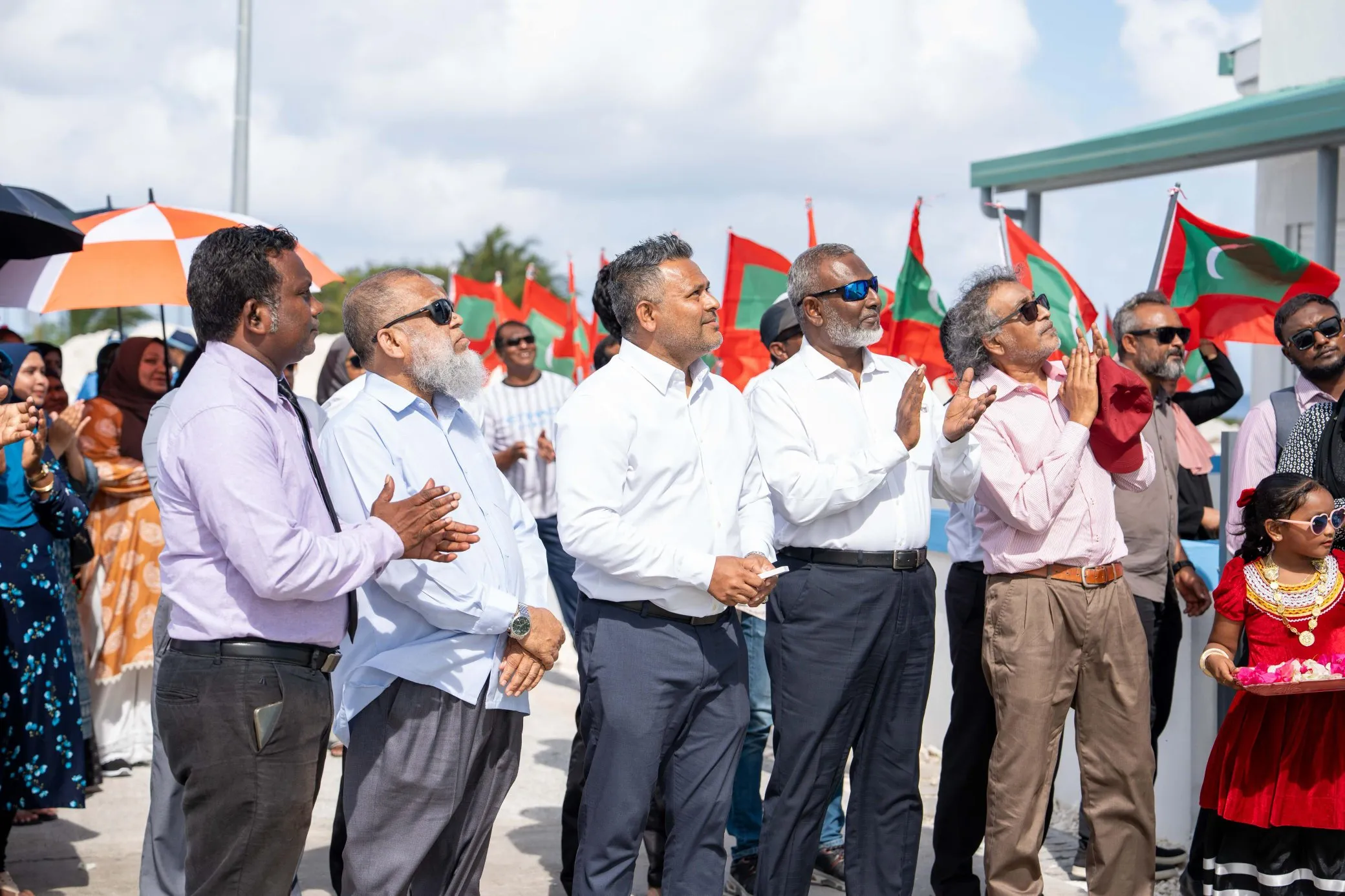 ދ. މީދޫގައި 30 ޓަނުގެ އައިސް ޕްލާންޓާއި ސްޓޯރޭޖް ފެސިލިޓީ ހުޅުވައިފި