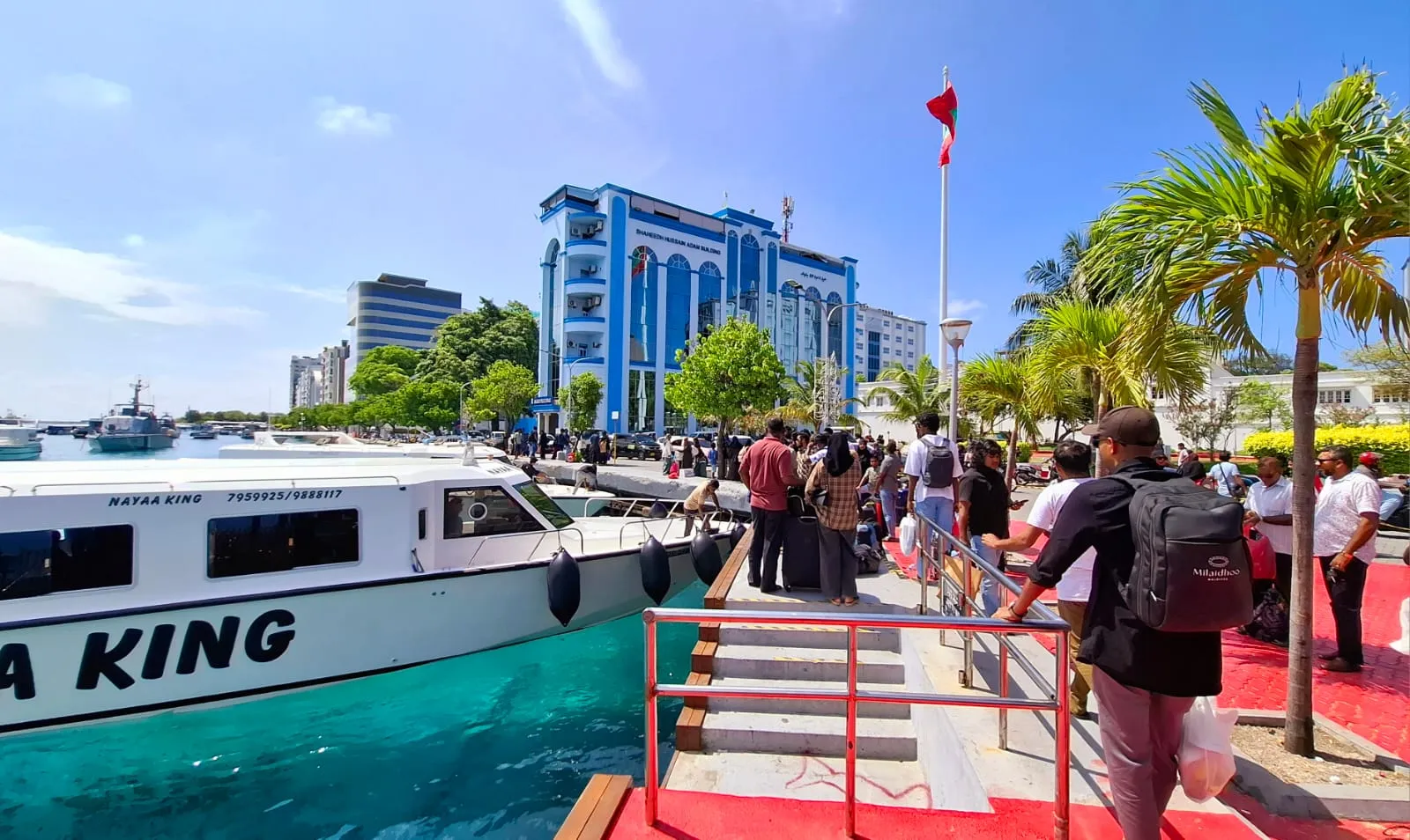 ބަންދަށް އަތޮޅުތެރޭގެ ރަށްރަށަށް ދިޔަމީހުން، މާލެ އަންނަން ފަށައިފި