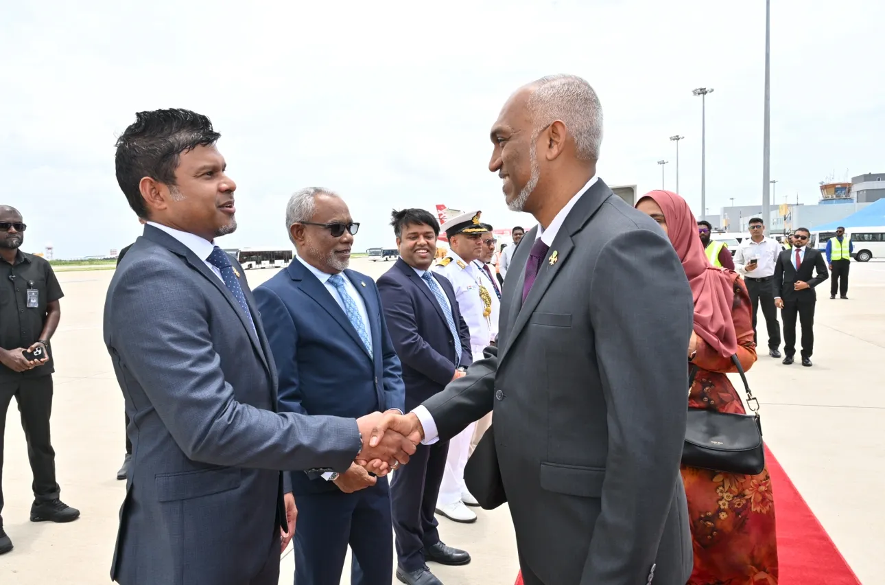 ރައީސުލްޖުމްހޫރިއްޔާގެ ދެކަނބަލުން އިންޑިއާއަށް ކުރައްވާ ފުރަމާނަ ދަތުރުފުޅެއްގައި ފުރާވަޑައިގެންފި