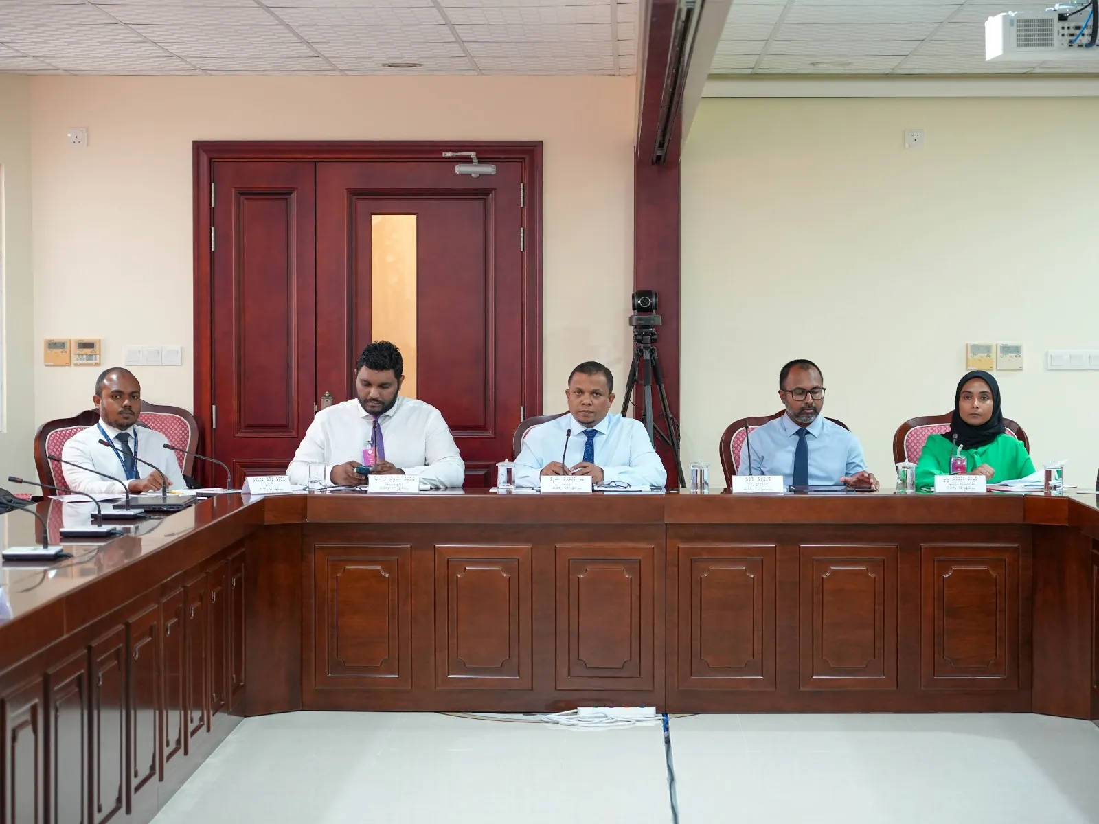 ކުރީ ސަރުކާރުން ވޭރިއޭޝަންގެ ނަމުގައި، ނަހަމަ ގޮތުގައި ގިނަ ކުންފުނިތަކަކަށް ފައިސާ ދީފައިވާކަން ހާމަވެއްޖެ