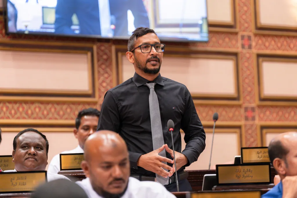 ޕީއެންސީގެ ޕާލިމަންޓު ގުރޫޕުގެ ލީޑަރު، އިނގުރައިދޫ ދާއިރާގެ މެމްބަރު އިބްރާހިމް ފަލާހު/ ފޮޓޯ: މަޖިލިސް